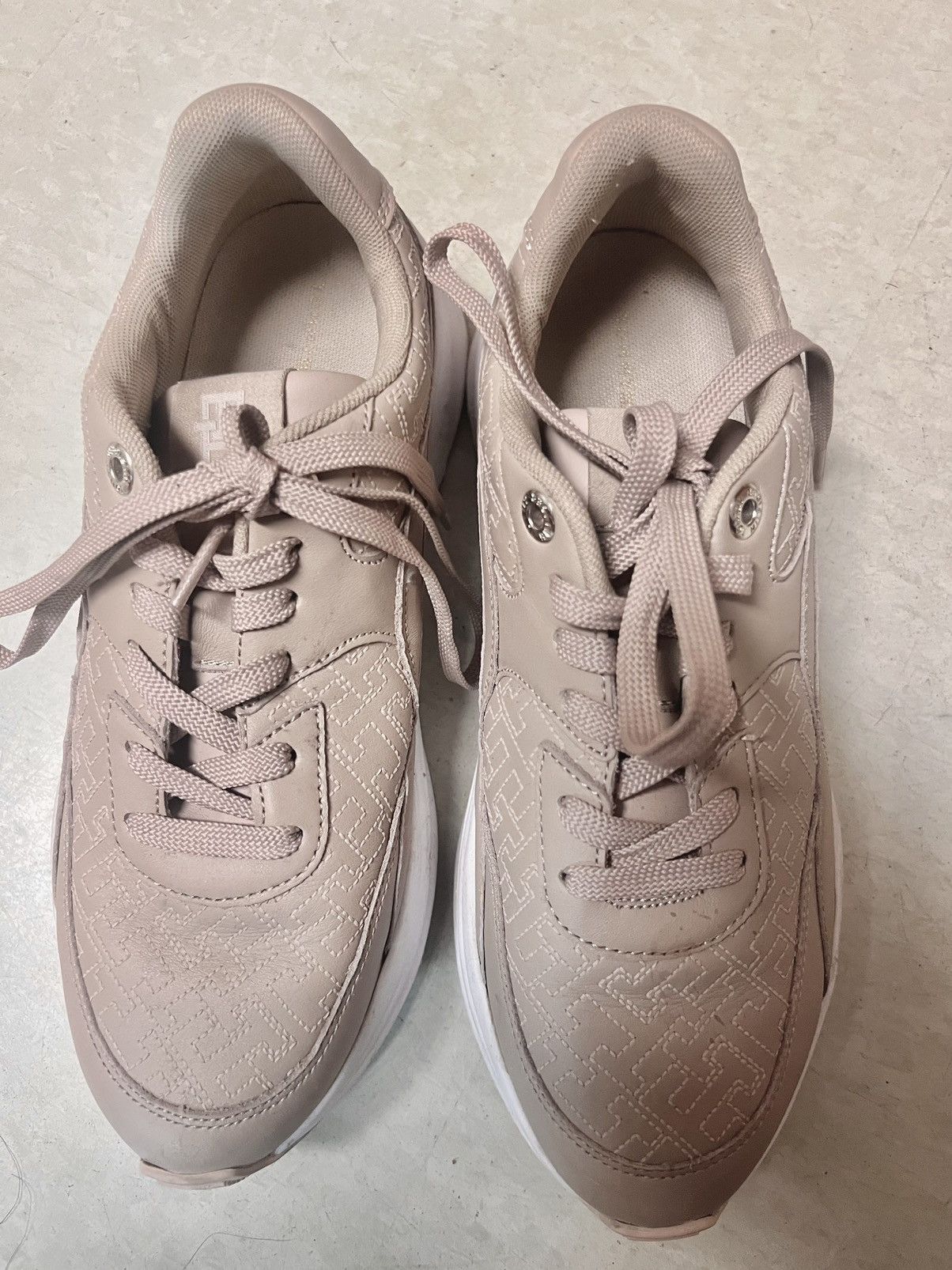 Tommy Hilfiger Affordable Beige Sneakers for Women Size US 9 / IT 39 - 3 Thumbnail