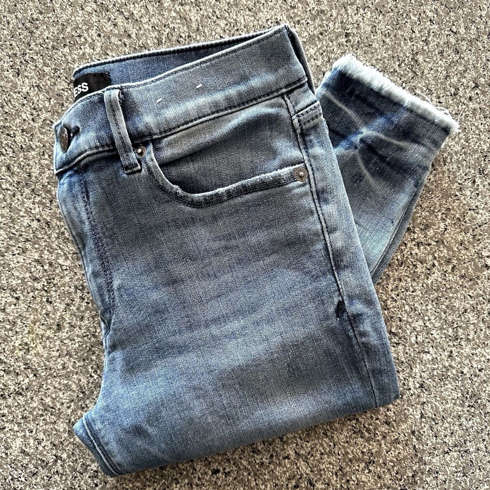 Express Express Jeans Womens 6 Cropped Mid Rise Stretch Denim 28x26 Blue Slim 5-Pocket Jeans Size 28" / US 6 / IT 42 - 2 Thumbnail