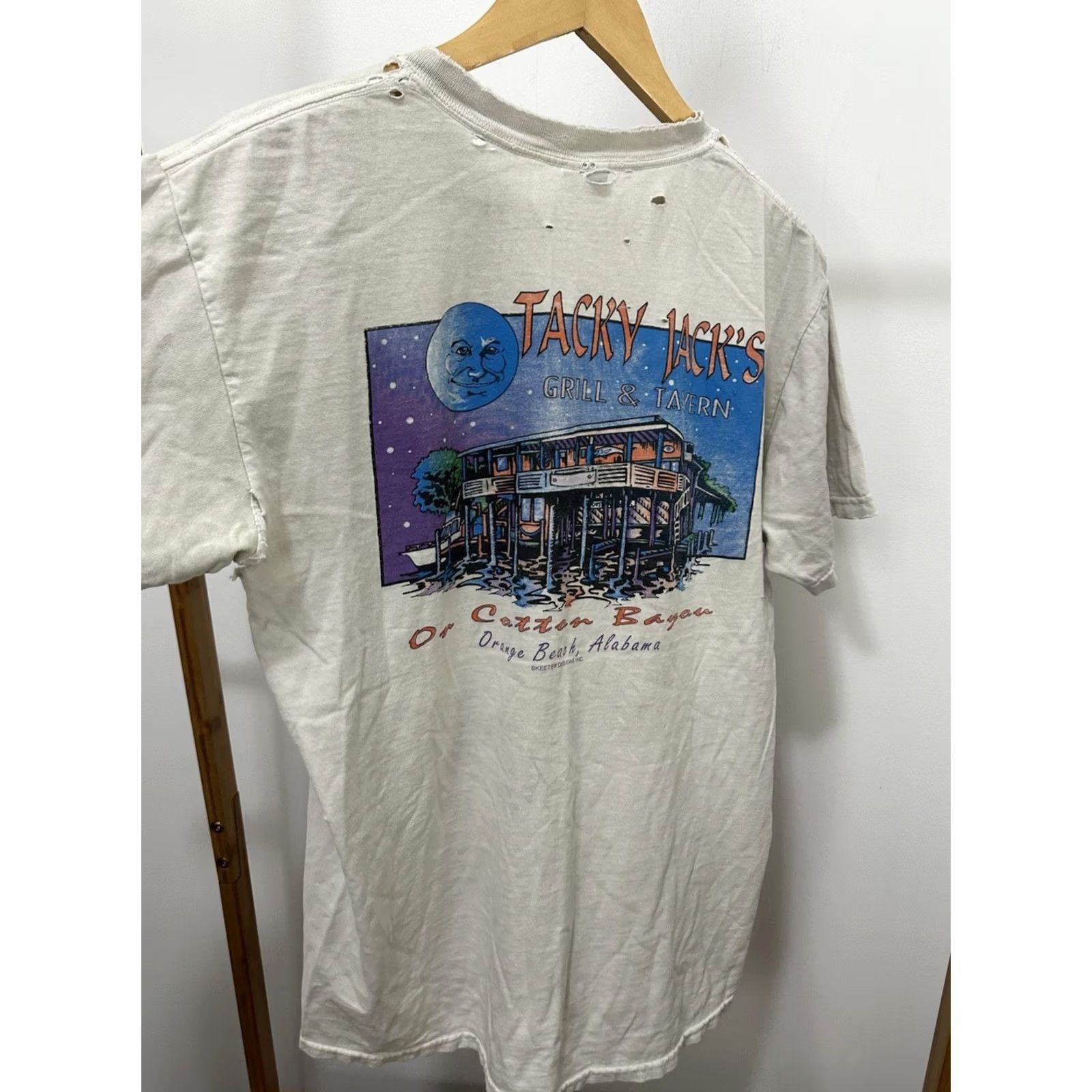 Gildan VTG Tacky Jack's Tavern AL Worn Thrashed Distressed Cotton T-Shirt M Shirt Mens White 90s Grunge Bar Seafood Distressed Mens Size US M / EU 48-50 / 2 - 5 Thumbnail