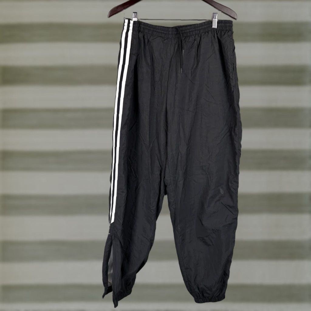 Nike VINTAGE Nike Track Pants Mens XL Black Lined Rare Double Stripe Zip Ankle Track Pants 90s Nike Mens XL Black Lined Pockets Elastic Waist Size US 36 / EU 52 - 1 Thumbnail