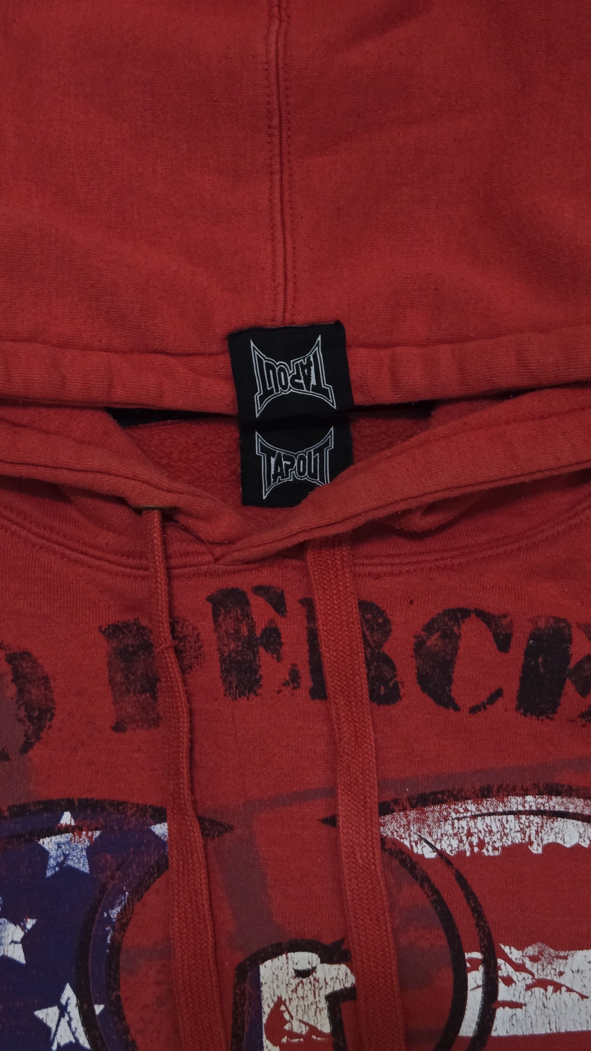 Tapout Red Tapout man Hoodies In Very good Conditions Size US M / EU 48-50 / 2 - 4 Thumbnail