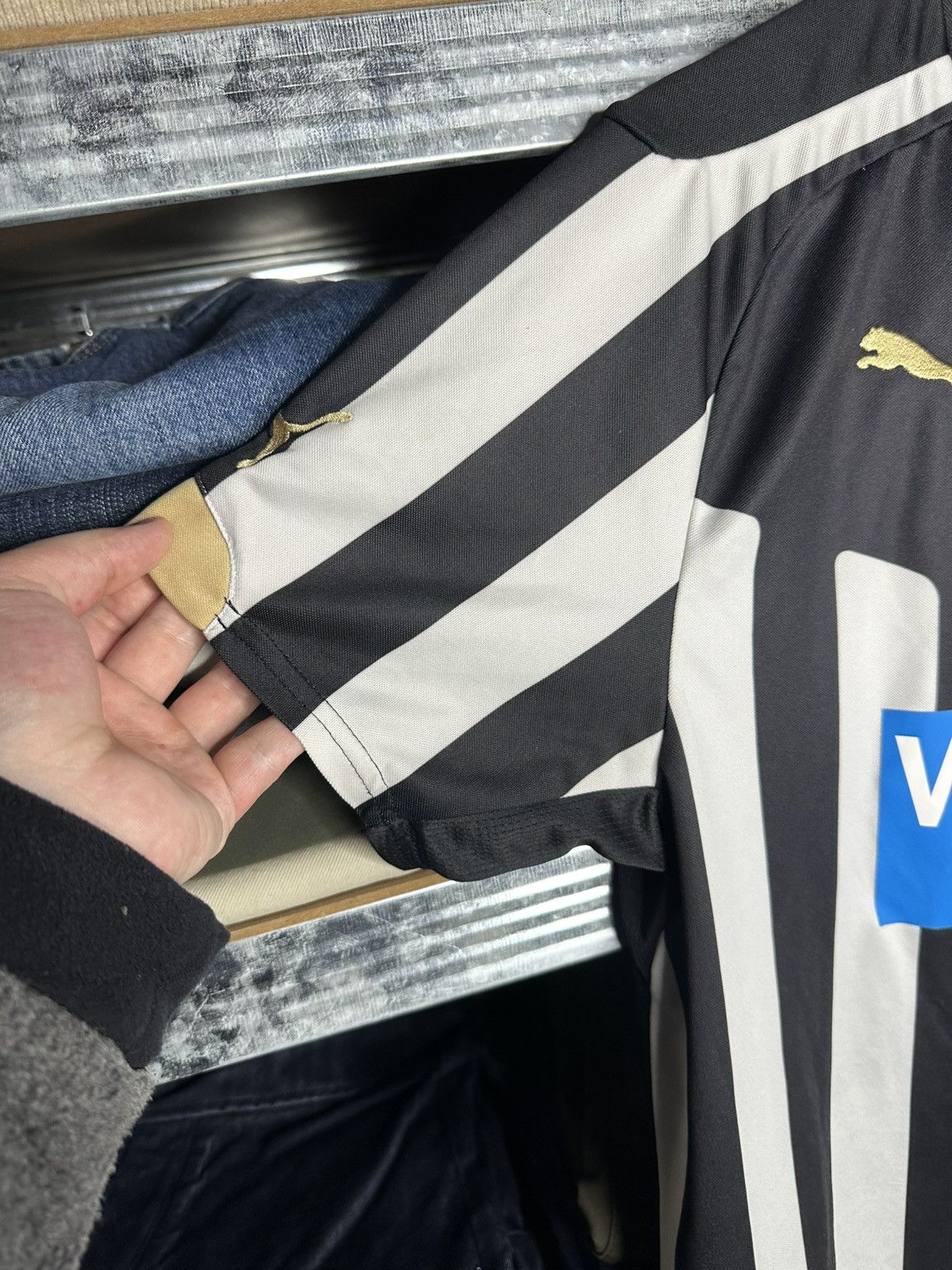 Puma 2014-2015 Newcastle United Puma Home Jersey Football Shirt Size US M / EU 48-50 / 2 - 9 Thumbnail
