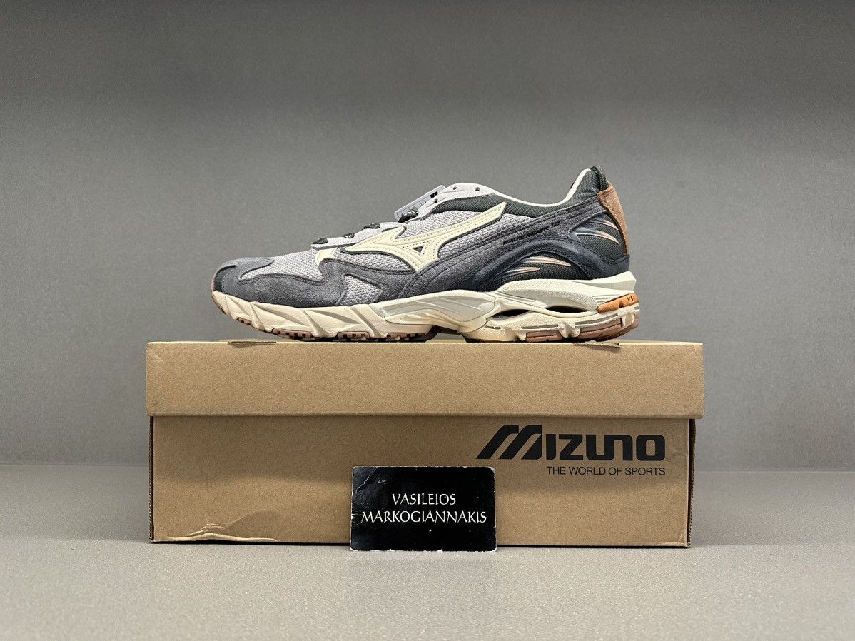 matildaです。 Mizuno Wave Rider 10 - Khaki/Rock - D1GA227703