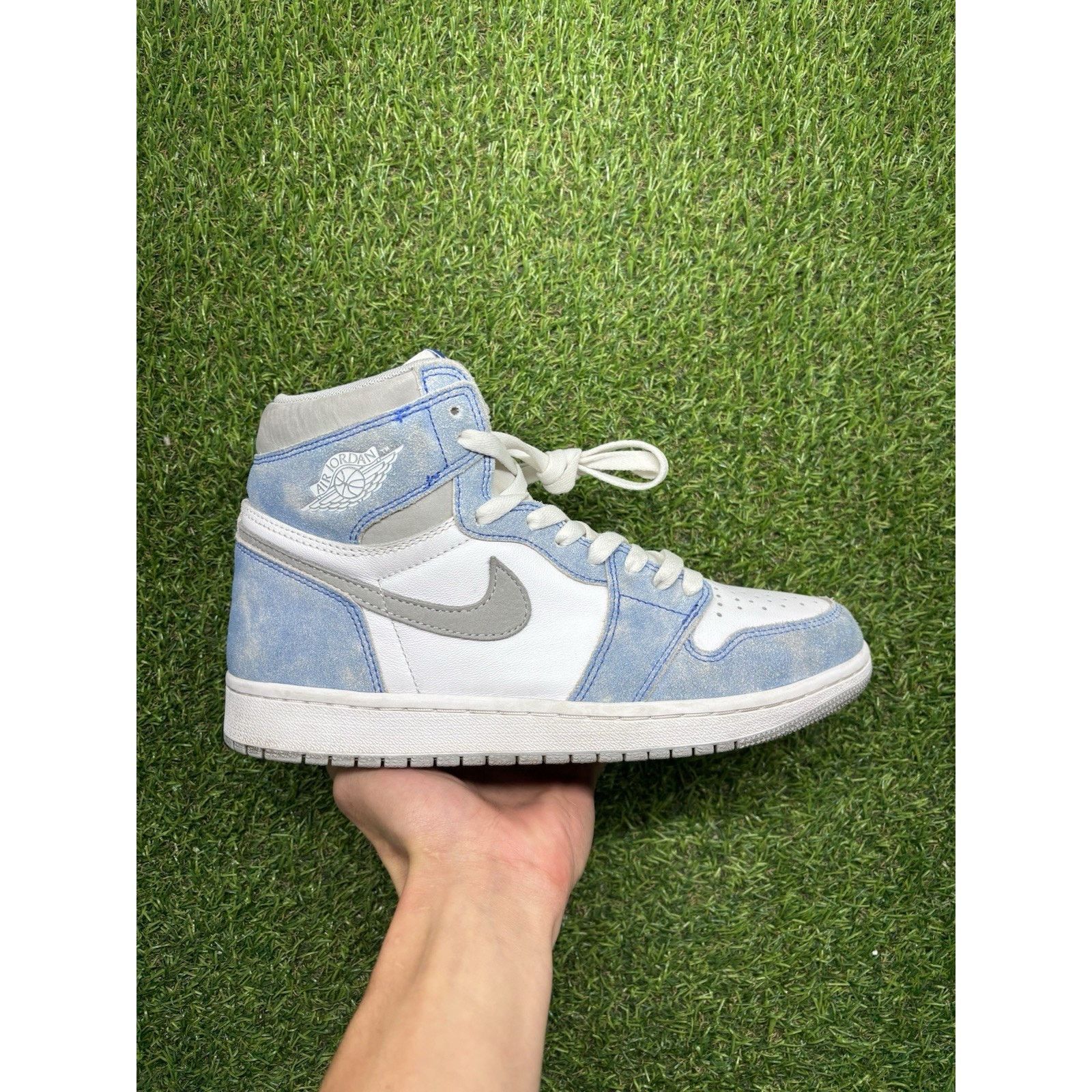 Jordan Brand Size 8.5 - Jordan 1 Retro OG High Hyper Royal | GREAT COND! Size US 8.5 / EU 41-42 - 2 Thumbnail