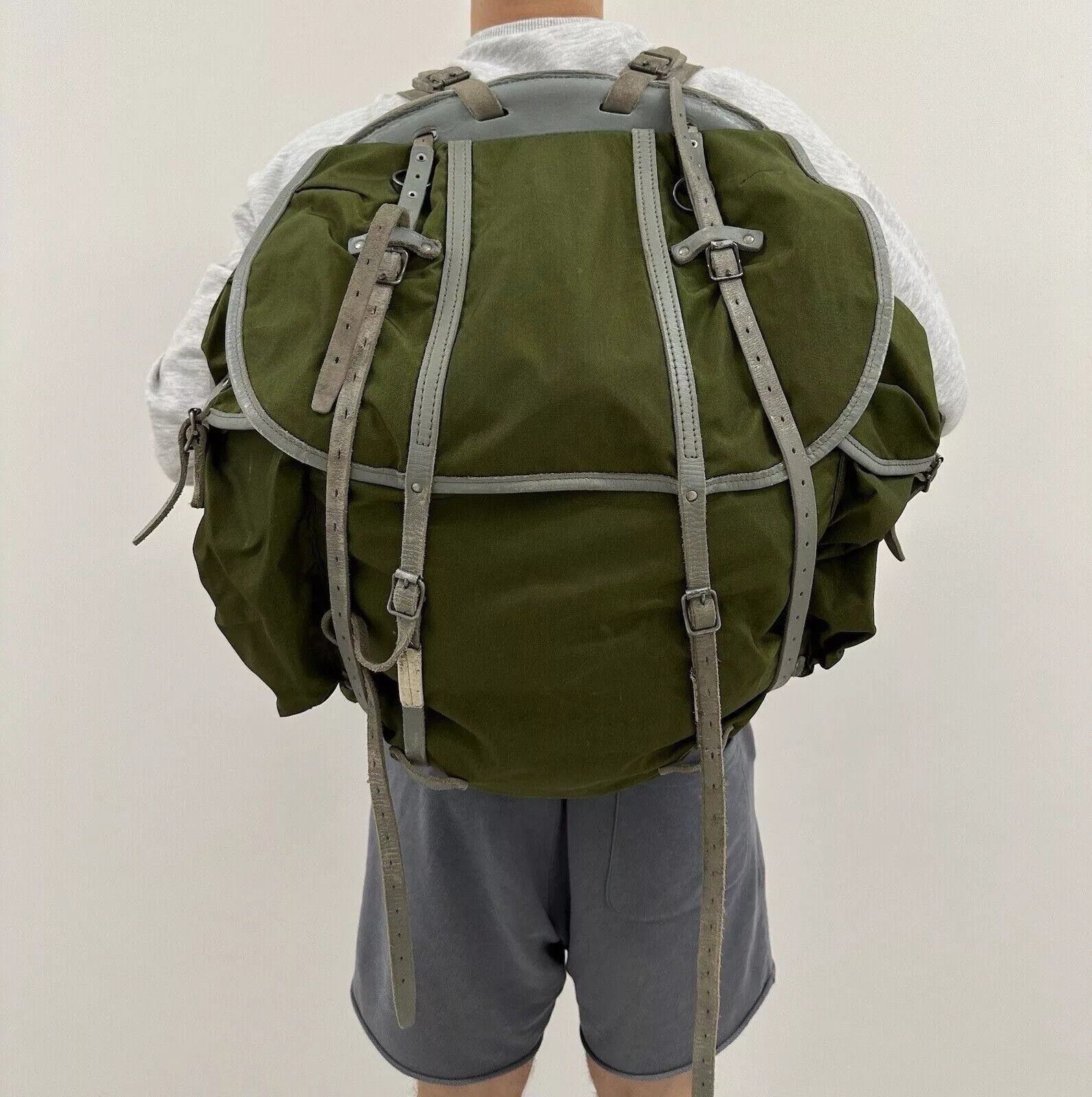 Vintage VINTAGE JAMES BOND EIGER MILITARY NORWAY ARMY BAG Backpack Size ONE SIZE - 1 Thumbnail