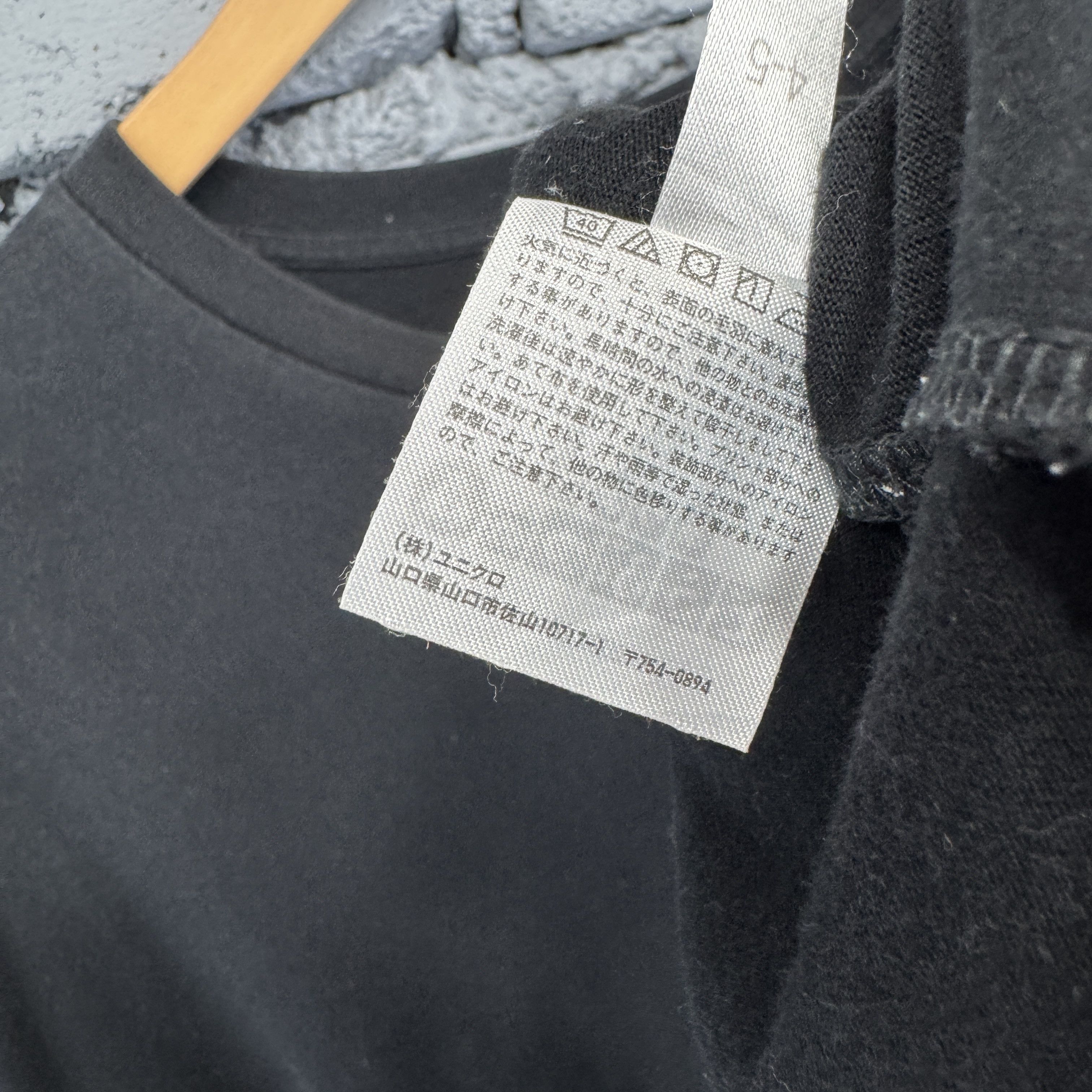 Uniqlo Uniqlo Animal Crossing New Horizons Celeste Sunfaded Tshirt Size US M / EU 48-50 / 2 - 8 Thumbnail