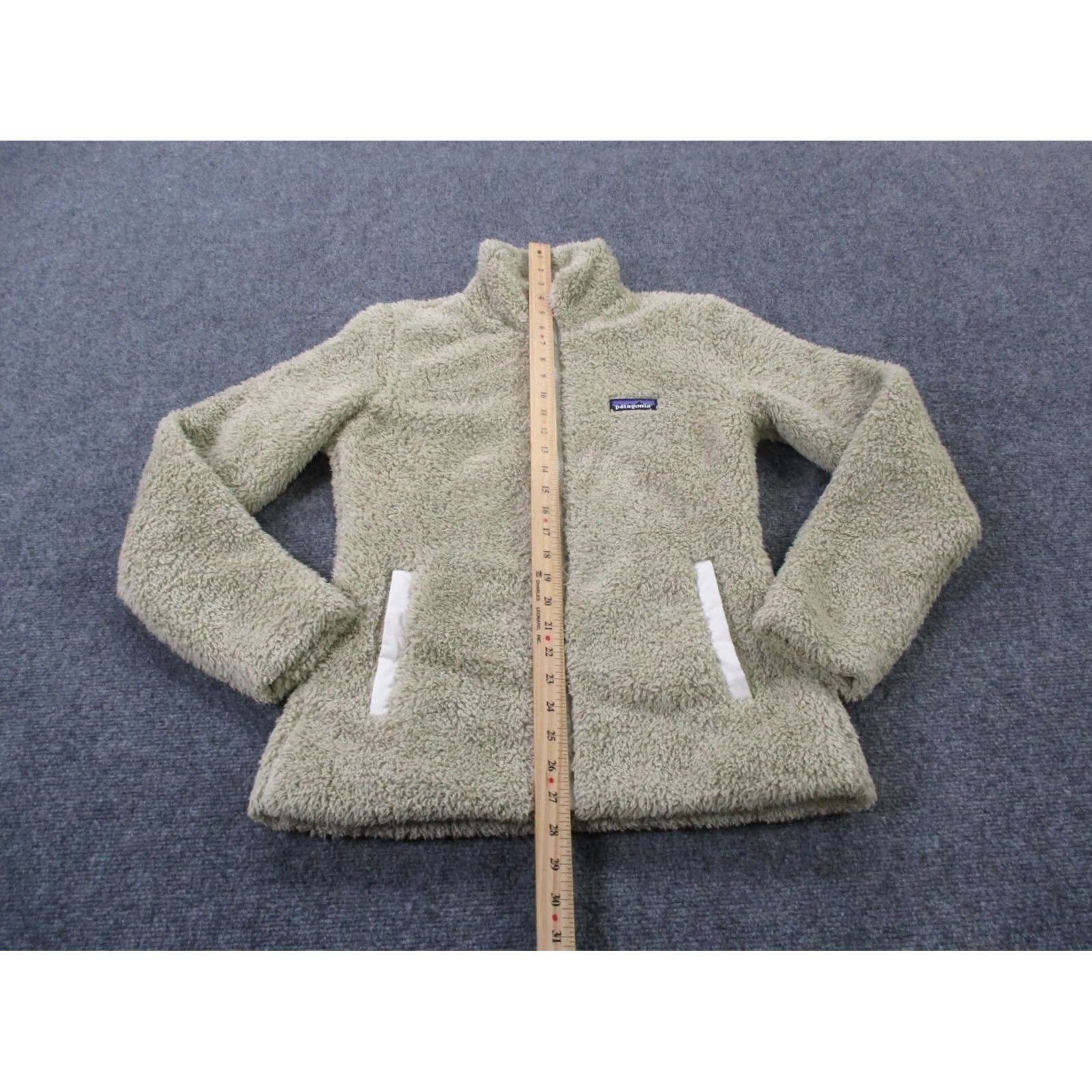 Patagonia Patagonia Jacket Women S Beige Fleece Windproof Lined Pockets Thermal Full Zip Regular Size: S Beige Women's Jacket Patagona? Size S / US 4 / IT 40 - 3 Thumbnail