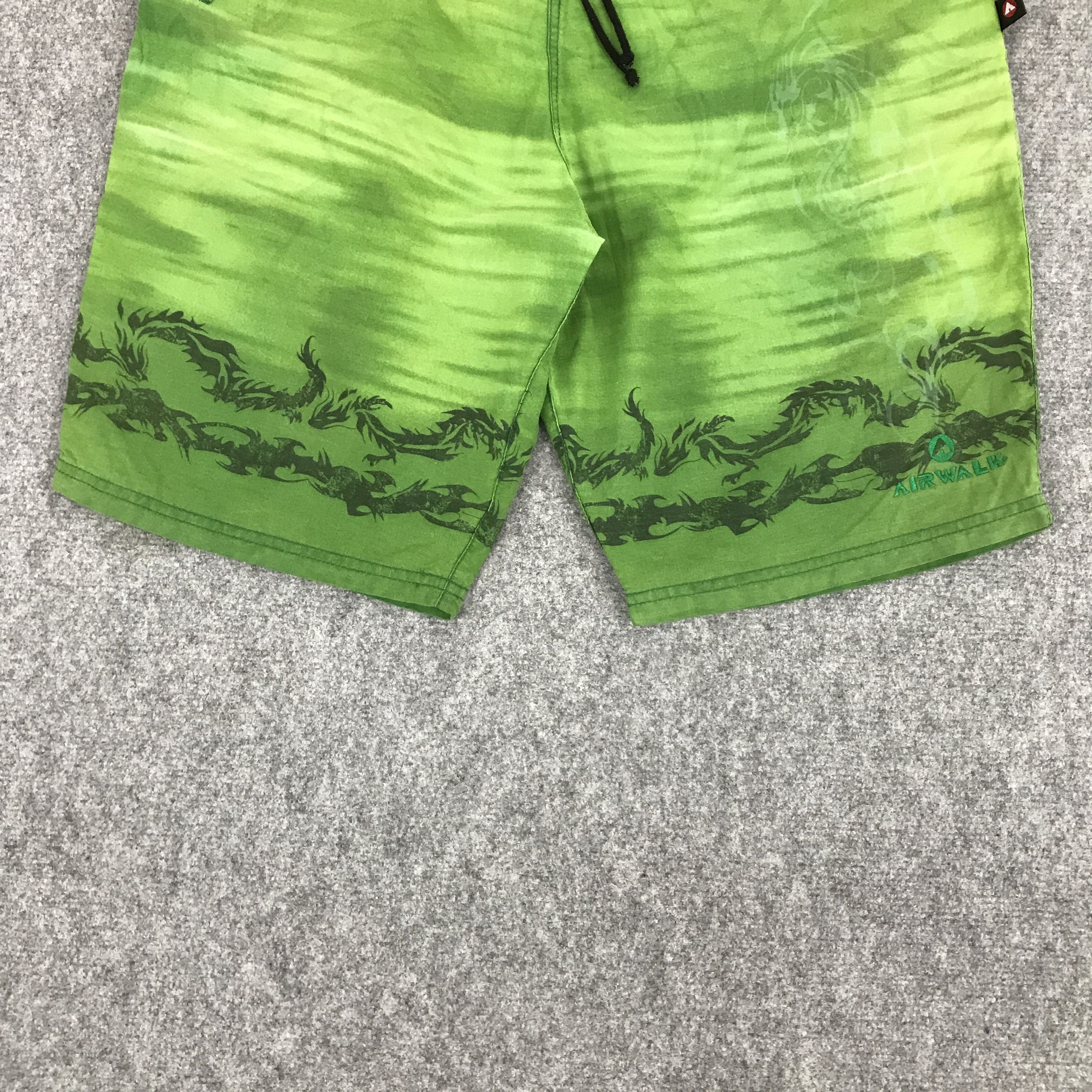Airwalk AIRWALK GREEN DESIGN DRAGON SHORTS PANTS Size US 30 / EU 46 - 4 Thumbnail