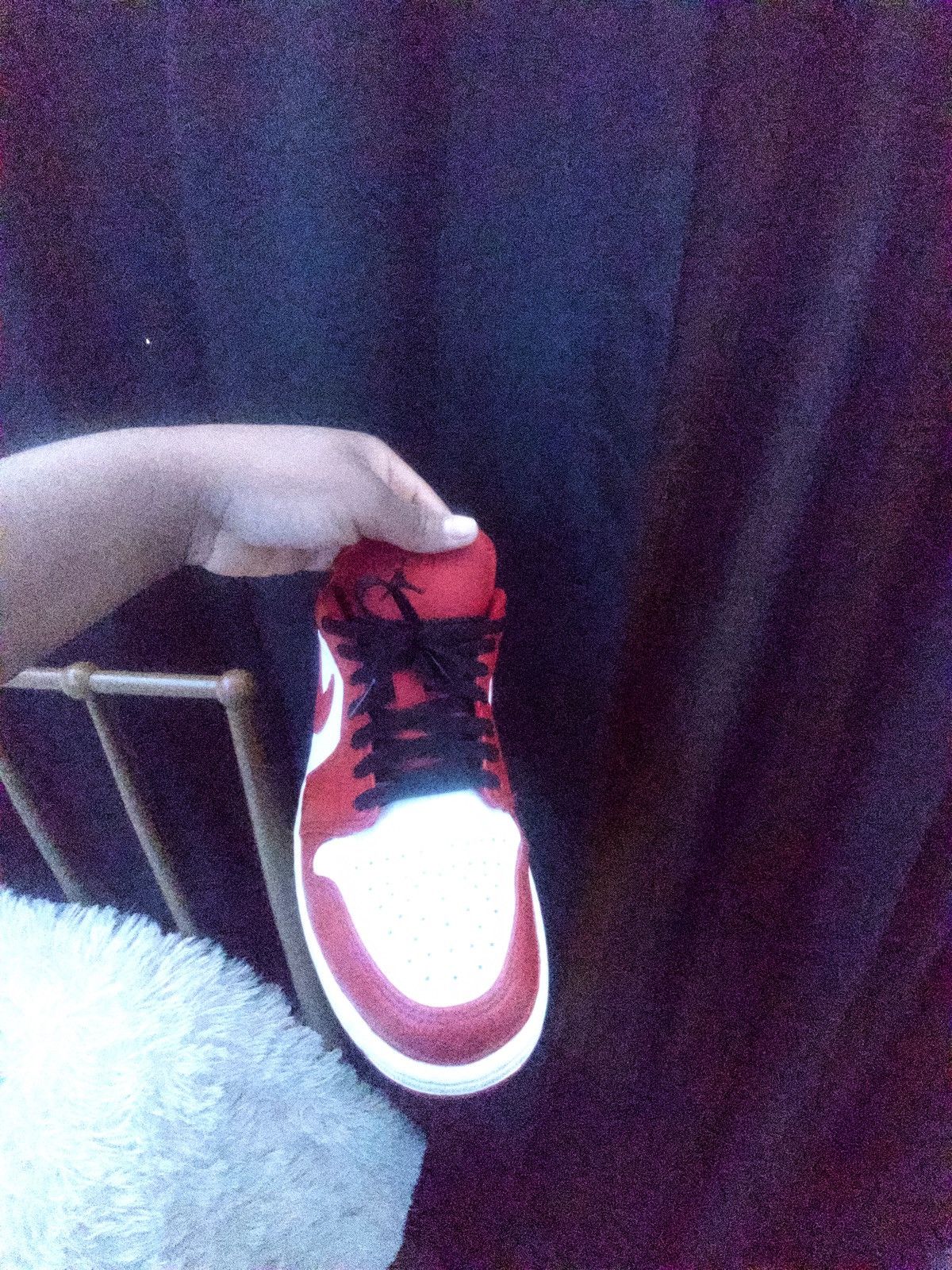 Nike 2022 Air Jordan 1 Low 'Reverse Black Toe' Size US 9 / EU 42 - 7 Thumbnail