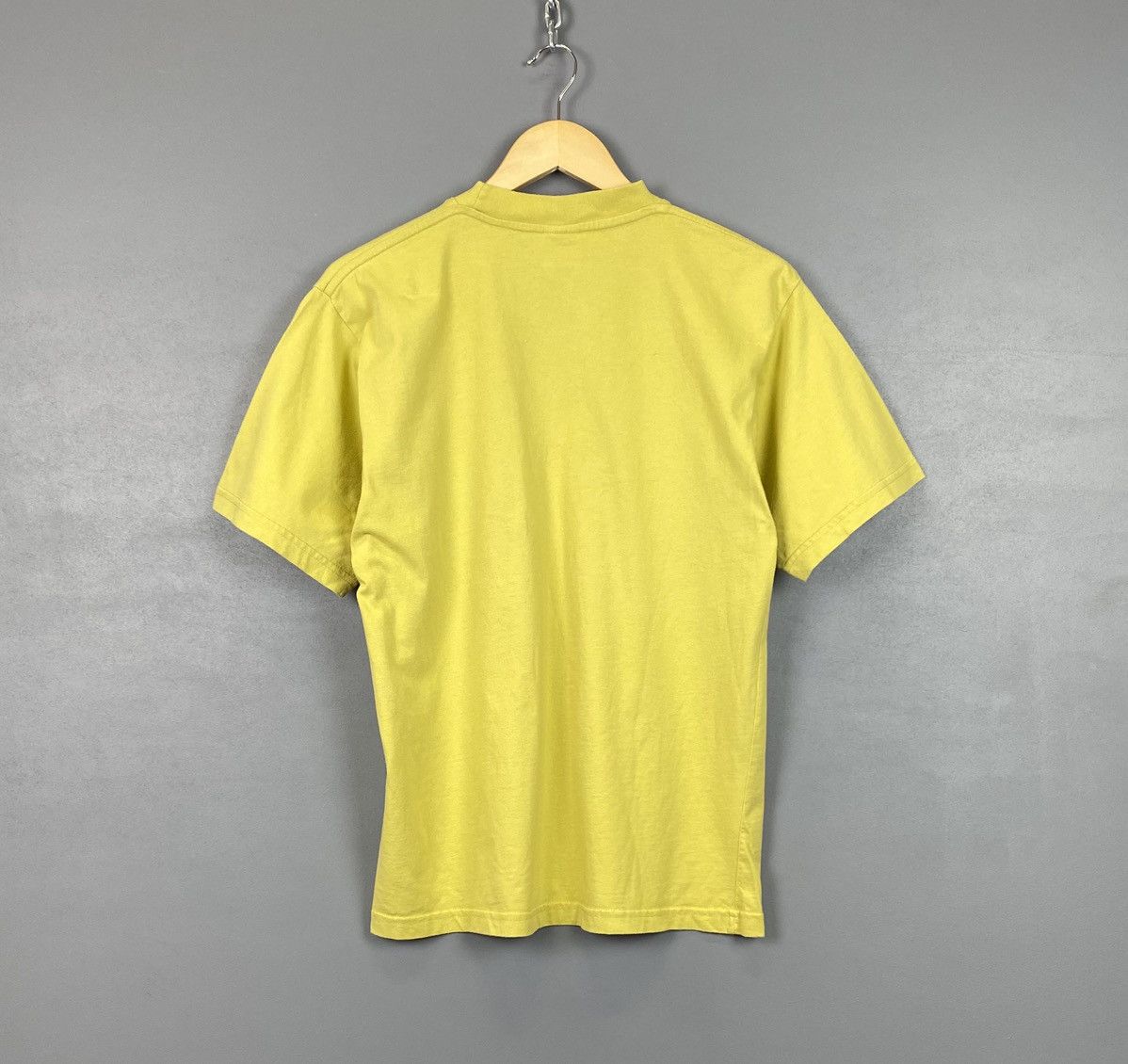 Vintage Vintage Nike T-Shirt Swoosh Logo Yellow Short Sleeve Men’s Size US S / EU 44-46 / 1 - 7 Thumbnail
