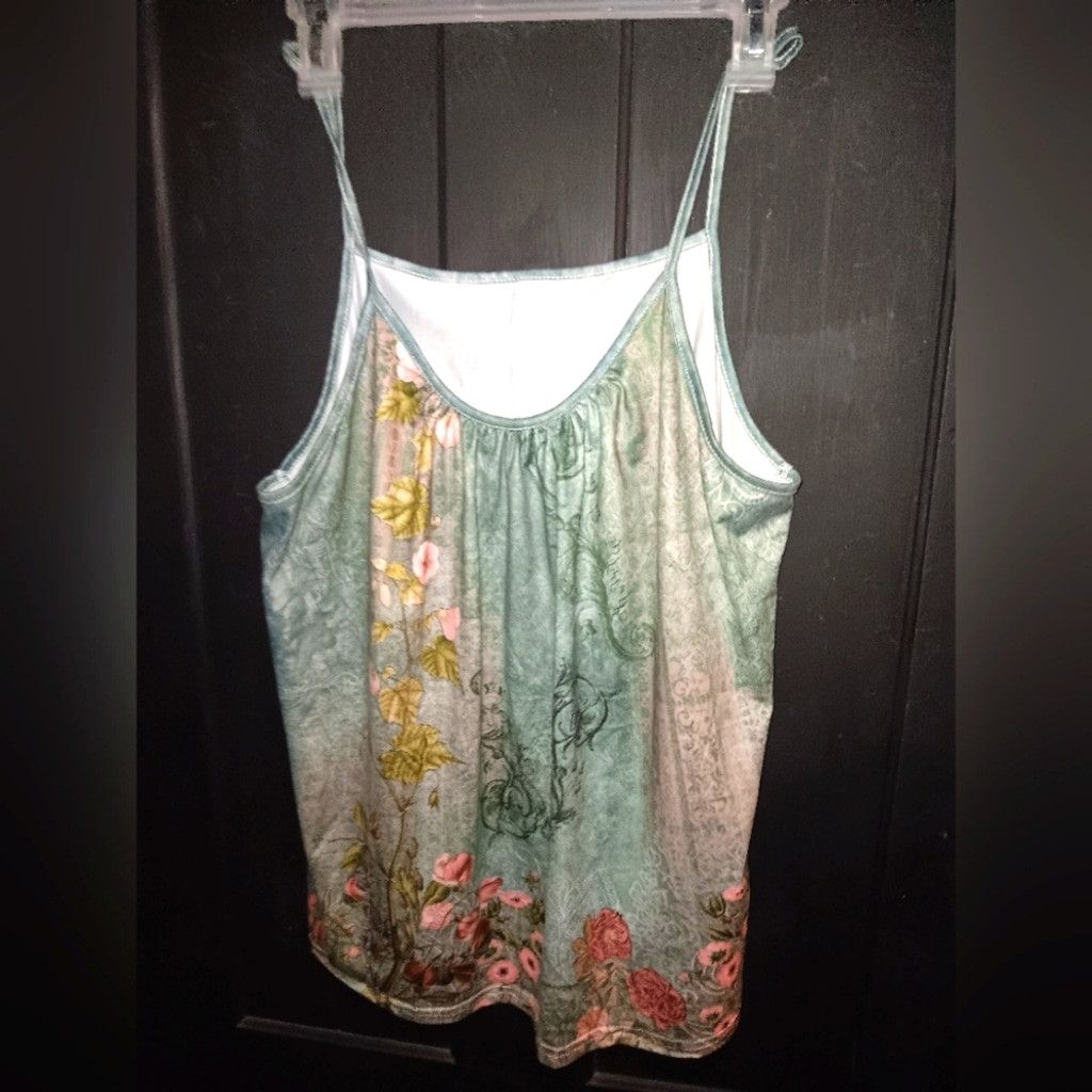 SSUR Source unknown ,green floral camisole top.nwot size 14 Size XL / US 12-14 / IT 48-50 - 1 Thumbnail