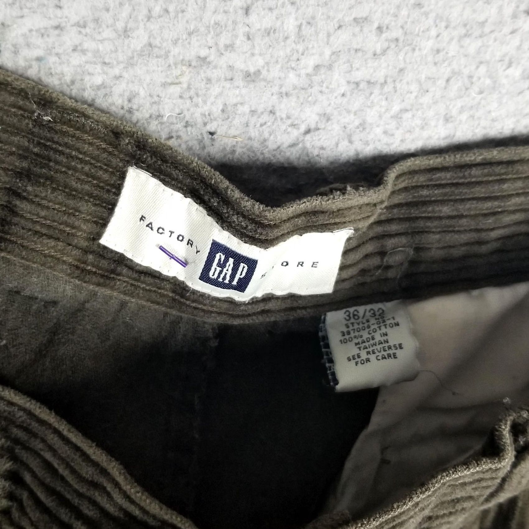 Gap VINTAGE Gap Wide Whale Corduroy Dress Pants Mens 36x32 Green Relaxed Fit Baggy Y2K Size US 36 / EU 52 - 3 Thumbnail