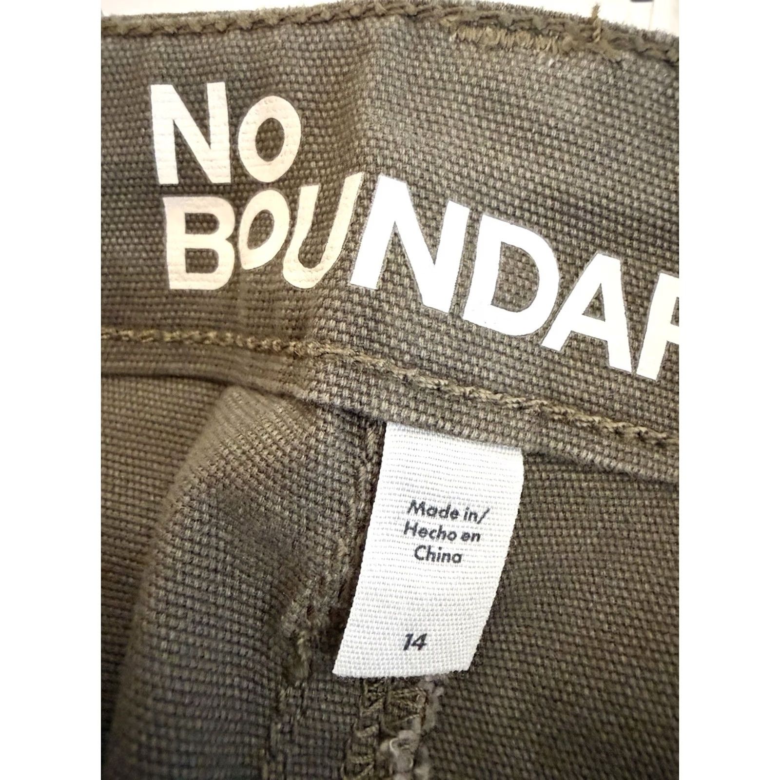 Vintage No Boundaries Women's Green Cargo Style Shorts Size 14 Y2K Size 36" / US 14 / IT 50 - 6 Thumbnail