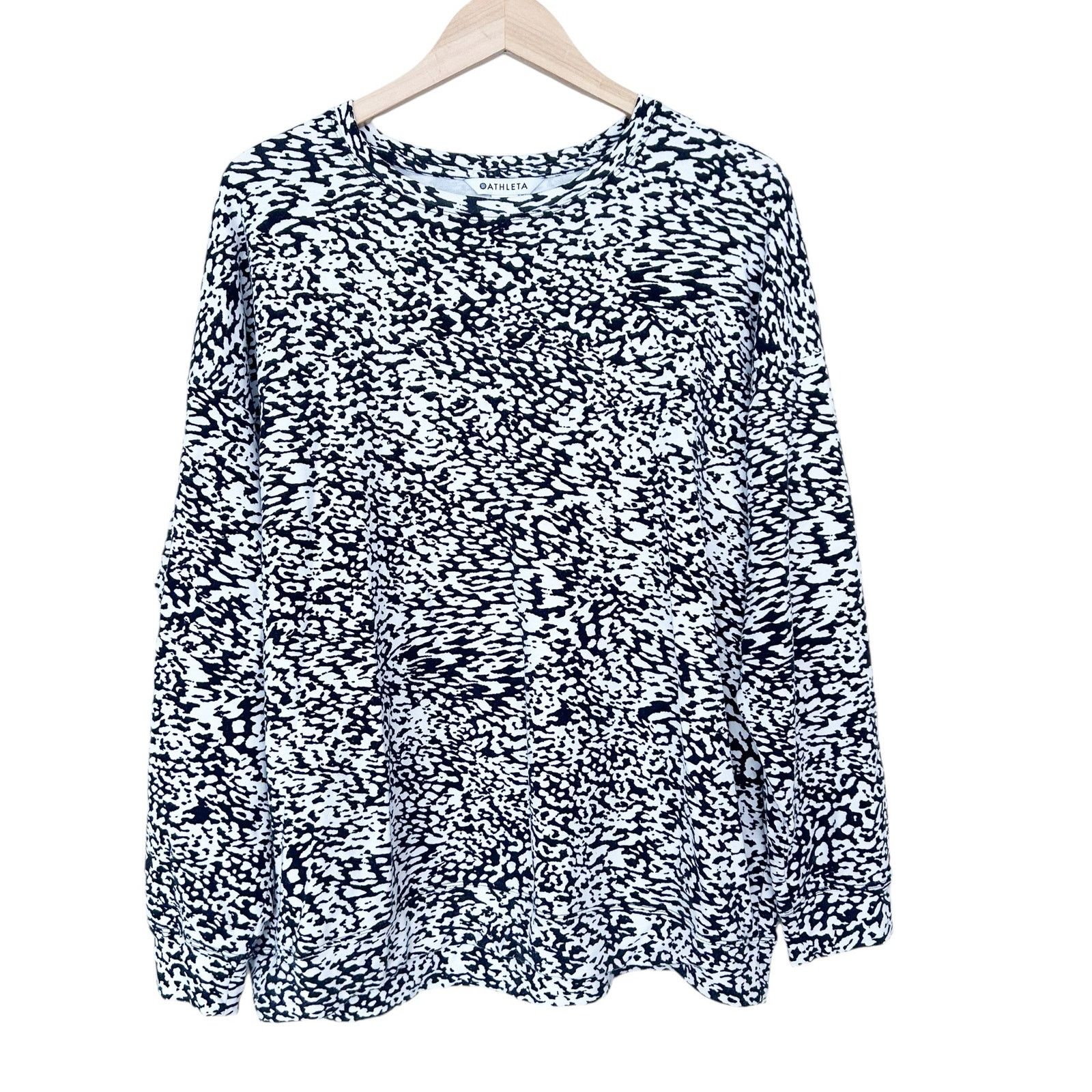Athleta Athleta Black White Printed Balance Pullover Sweater Sz L Size L / US 10 / IT 46 - 1 Thumbnail