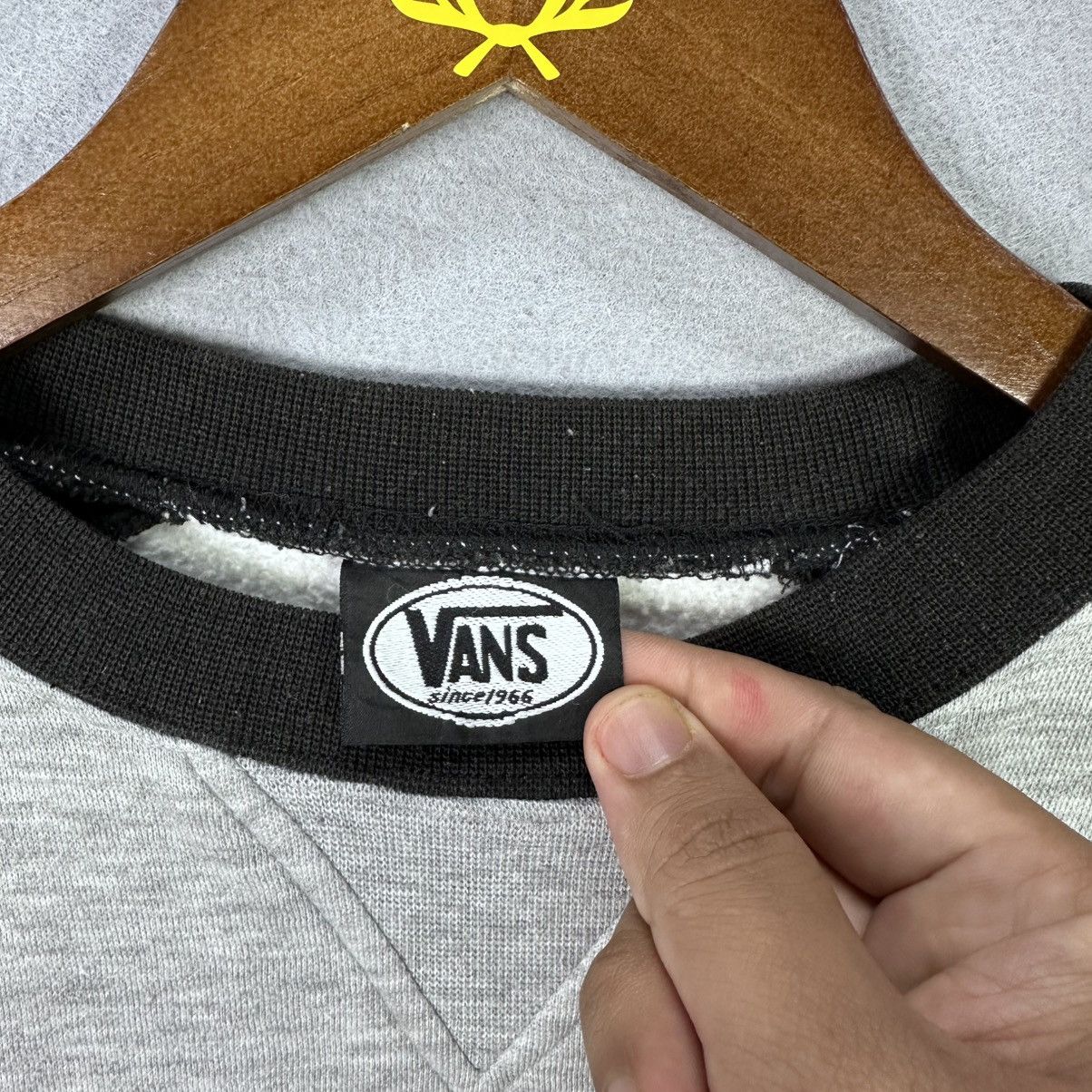 Vans Vintage Vans Raglan Sweatshirt Big Logo Size US L / EU 52-54 / 3 - 4 Thumbnail