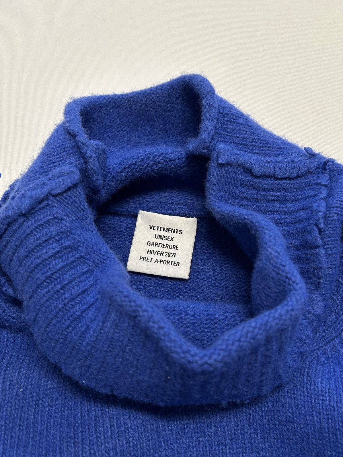 Vetements FW2021 distressed turtleneck knit blue Size US XS / EU 42 / 0 - 6 Thumbnail