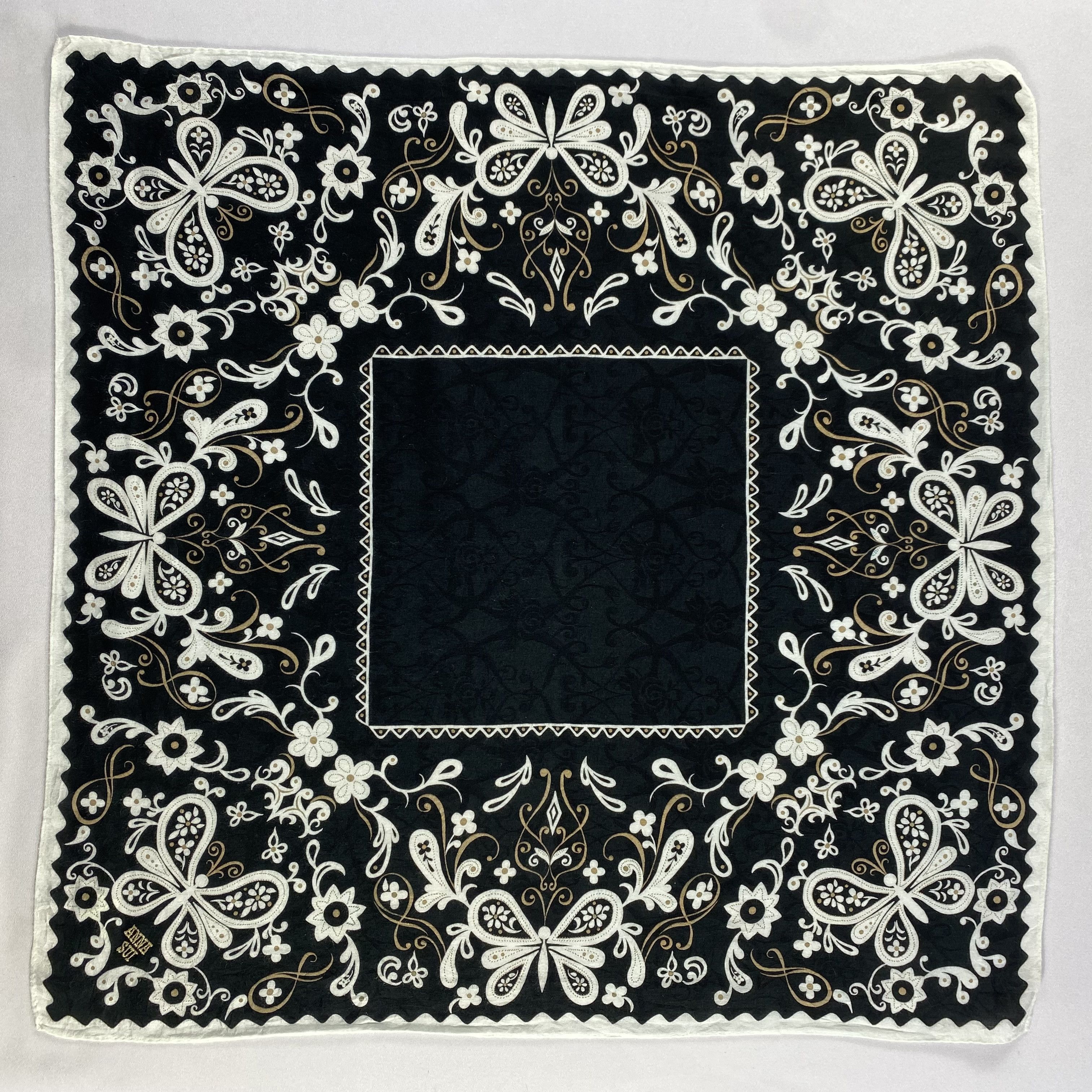 Vintage Anna Sui Bandana/ Handkerchief / Neckerchief-P1137 Size ONE SIZE - 1 Thumbnail