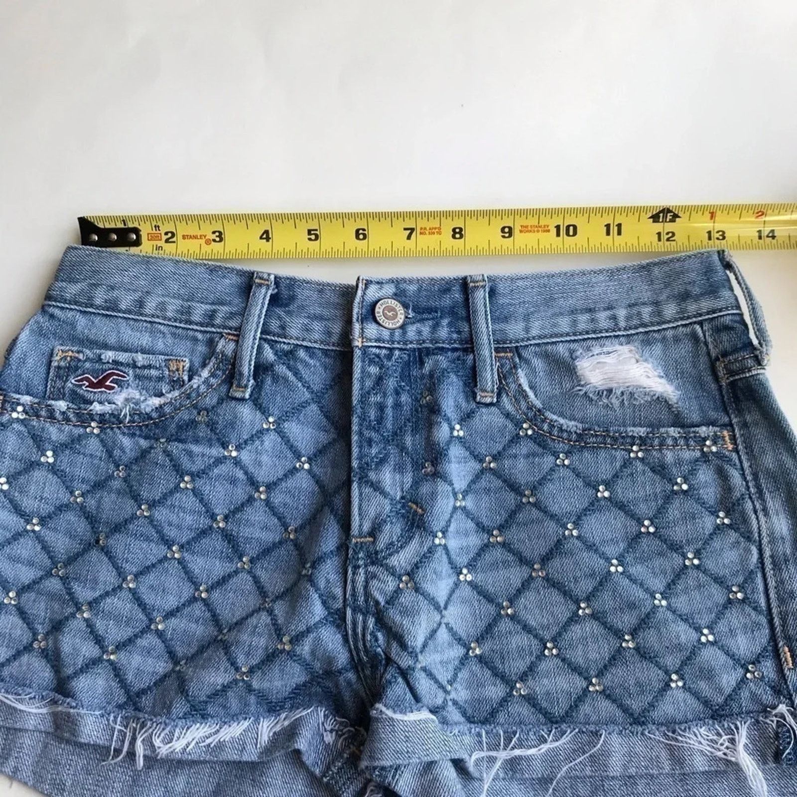 Hollister Hollister Embroidered Bling Shorts Women’s size 25 / 1 Size 25" / US 0 / IT 36 - 6 Thumbnail