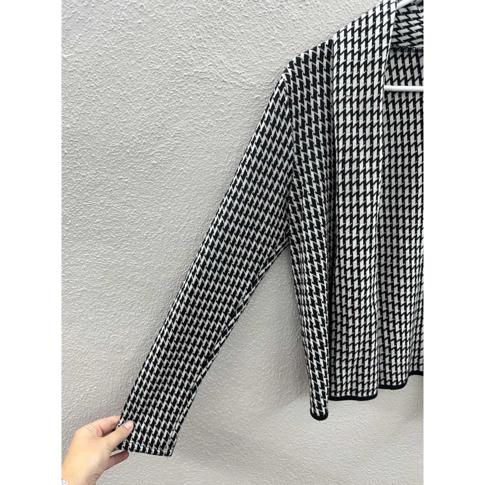 Vintage Kim Rogers Cardigan Womens Small Black White Houndstooth Open Front Long Sleeve Knit Women's Cardigan Small Black Houndstooth Mensobox Size S / US 4 / IT 40 - 2 Thumbnail