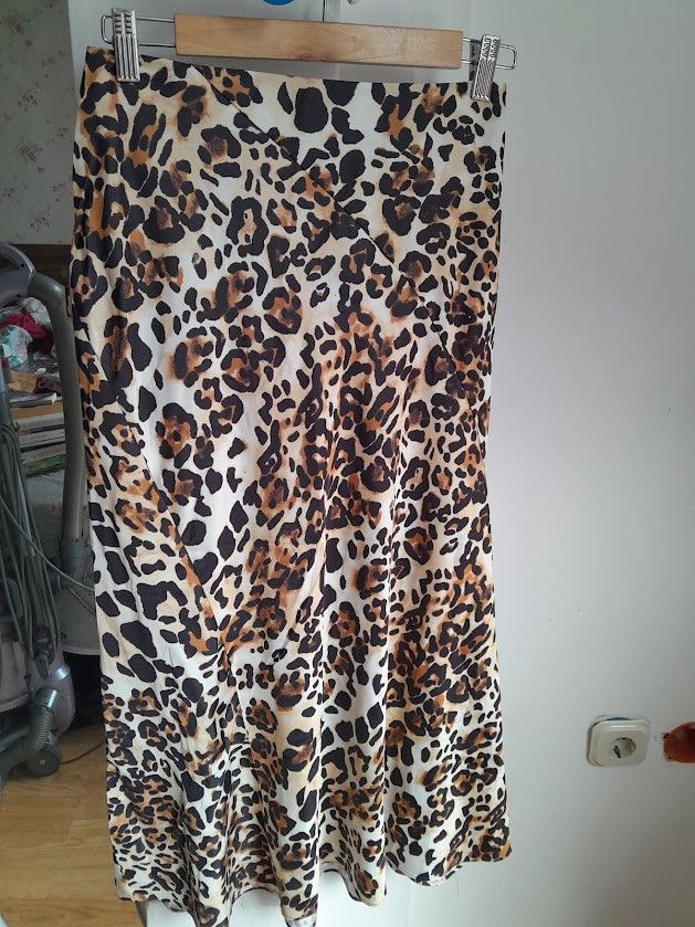 & Other Stories Leopard Maxi Skirt Size 27" / US 4 / IT 40 - 1 Thumbnail
