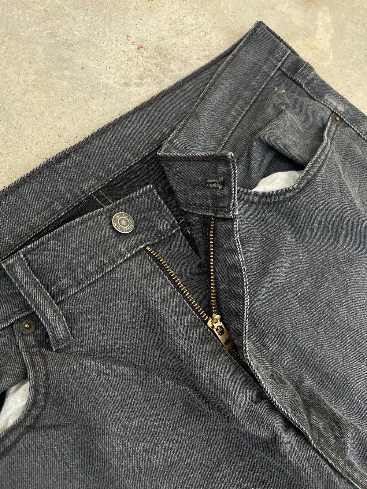 Levi's × Vintage Vintage 90s Levis 541 Faded Black Jeans Size US 38 / EU 54 - 9 Thumbnail
