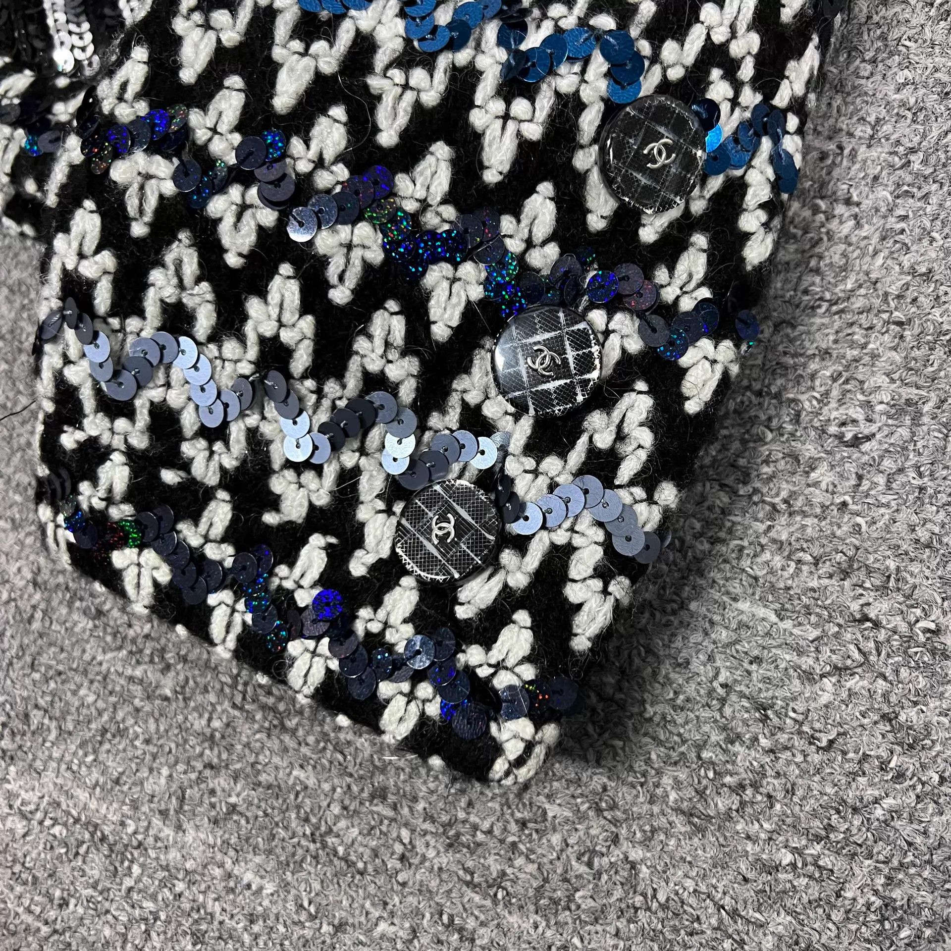 Chanel Chanel Wavy Sequin Knit Jacket 40 Size M / US 6-8 / IT 42-44 - 6 Thumbnail