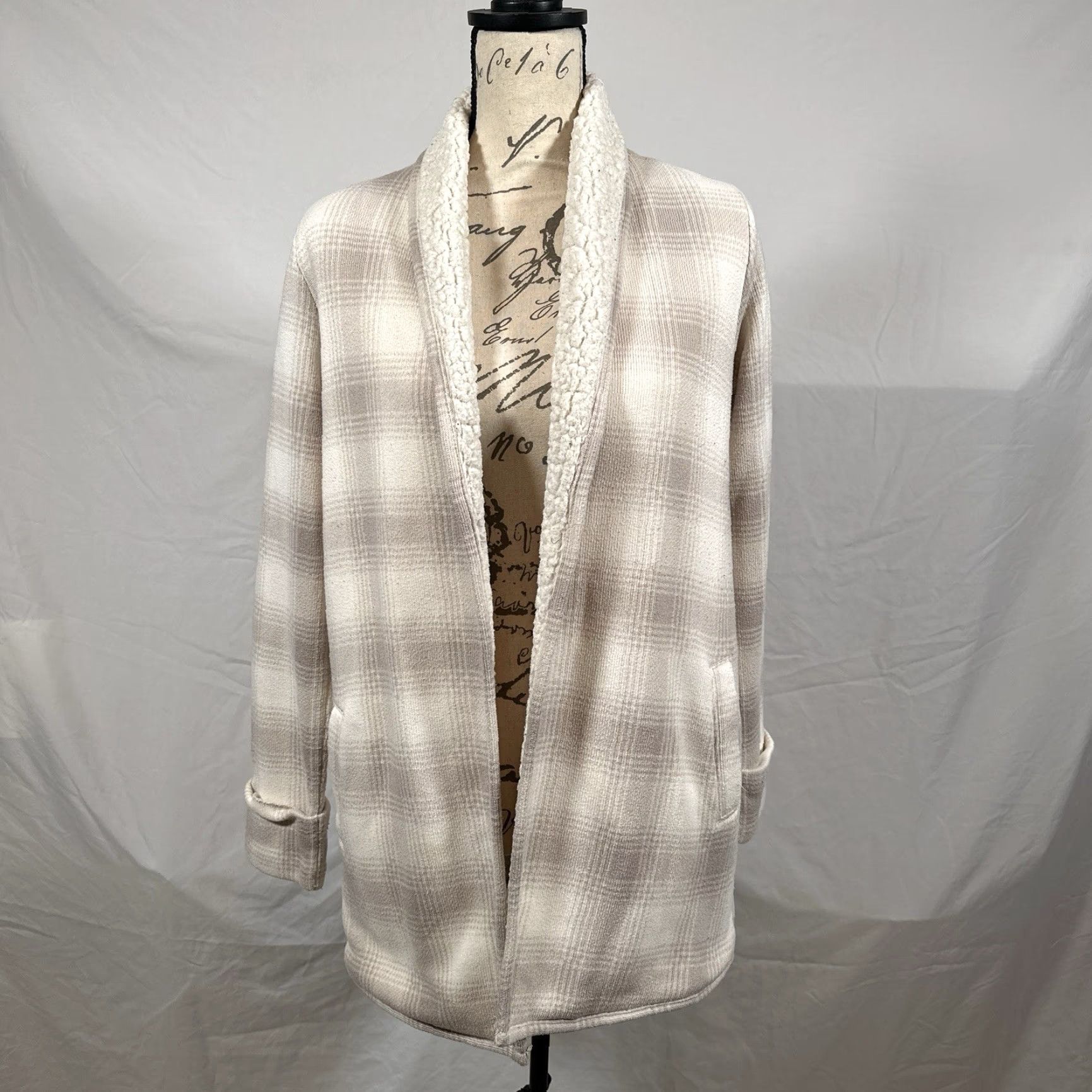 Abercrombie & Fitch Abercrombie & Fitch Cardigan Sweater Womens Small Sherpa Lined Open Front Plaid Size S / US 4 / IT 40 - 2 Thumbnail