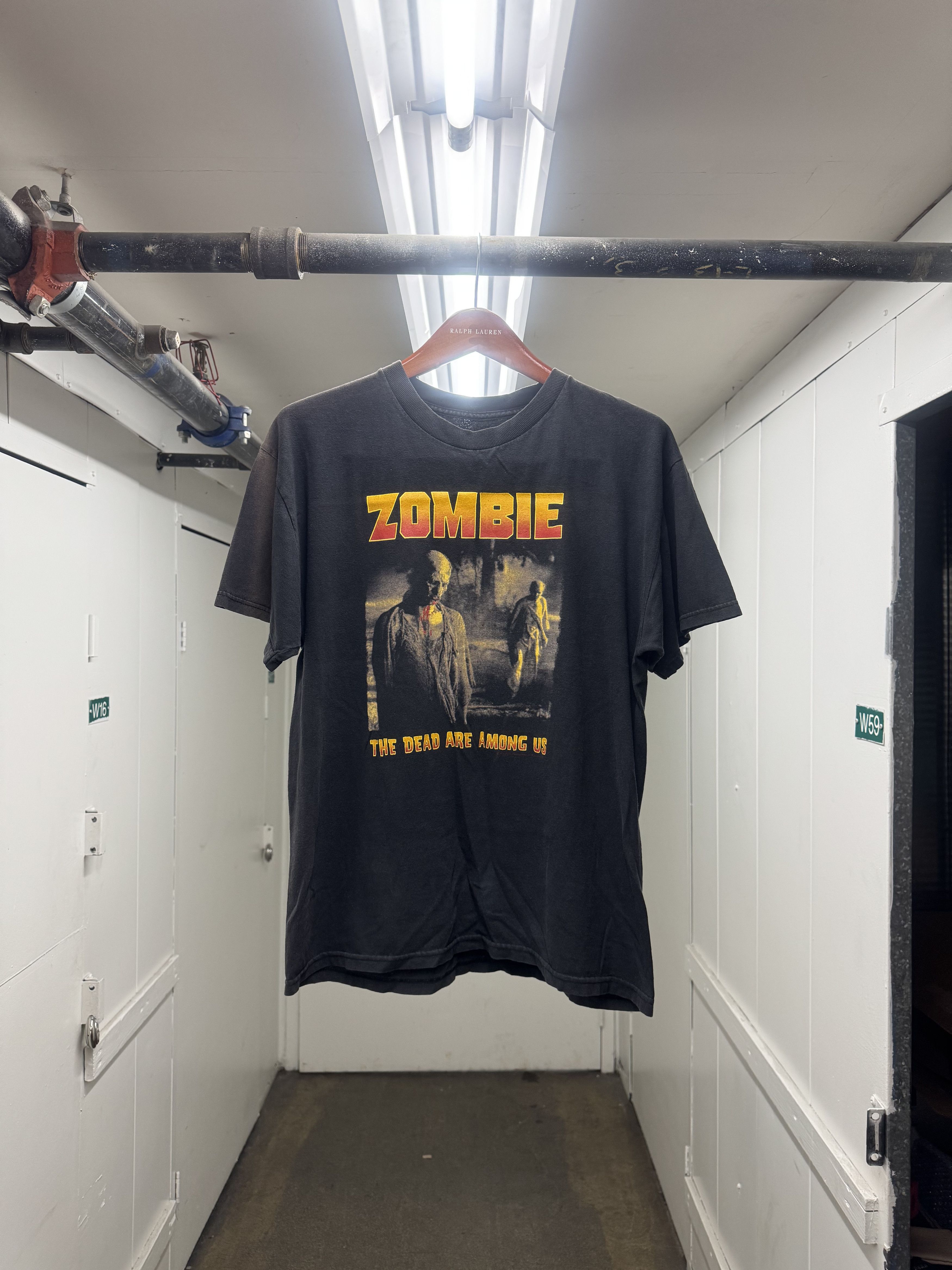 Other Vintage 1979 Zombie Move T-Shirt The Dead Are Among Us Size US M / EU 48-50 / 2 - 1 Thumbnail