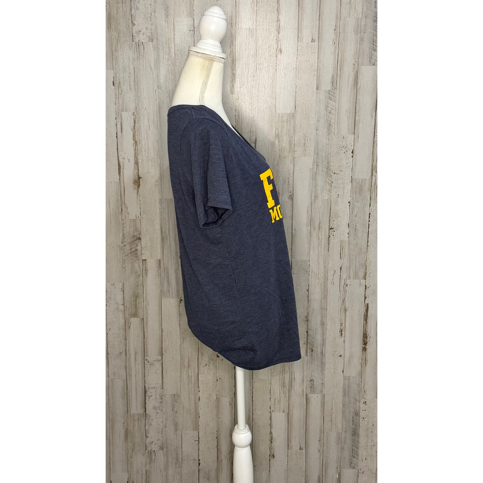 Nike Nike West Virginia Mountaineers Women's V-Neck T-Shirt XL Size XL / US 12-14 / IT 48-50 - 5 Thumbnail