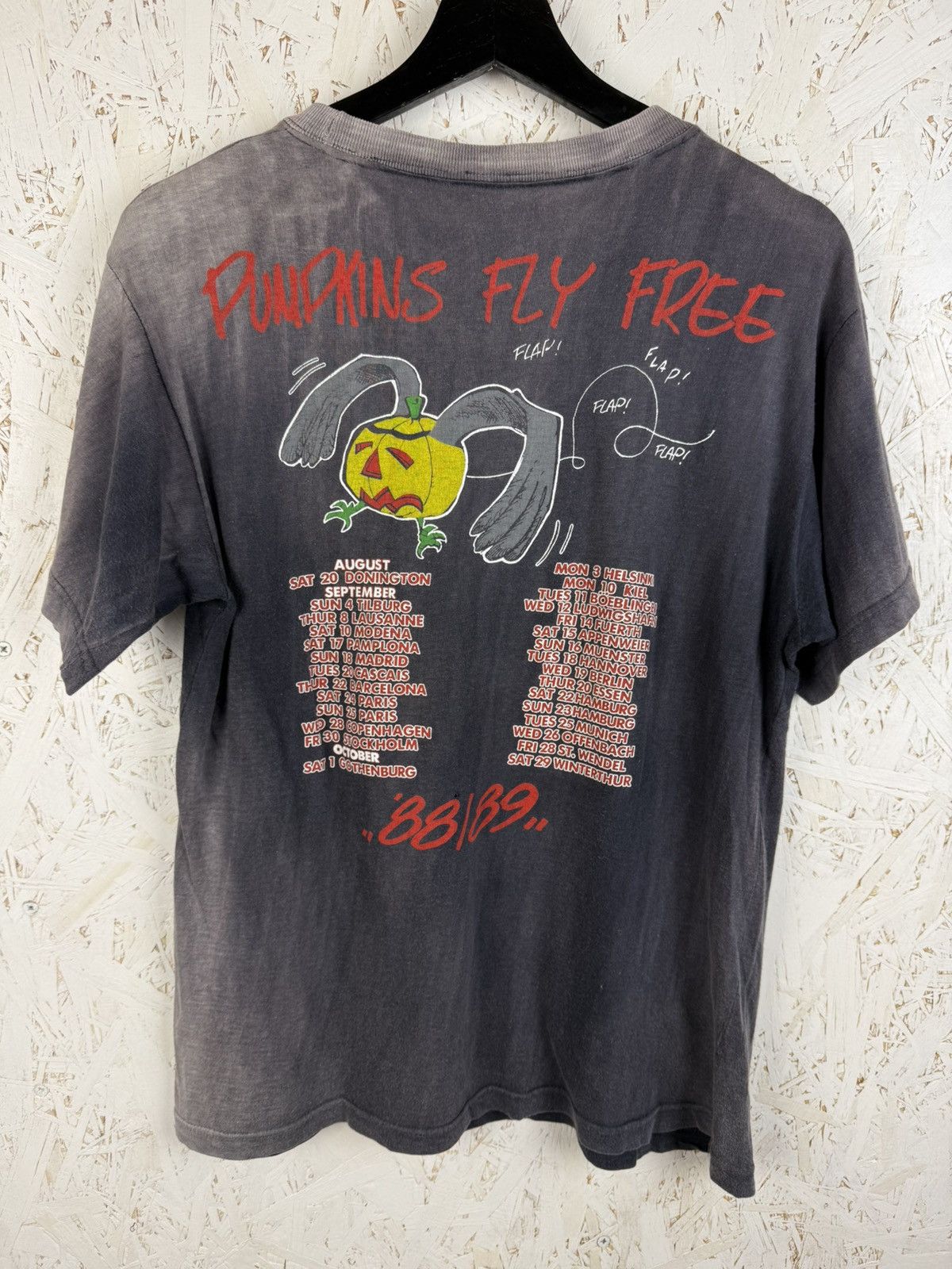 Band Tees 80s Helloween 1988/89 I Want Out Pumpkins Fly Free T-Shirt M Size US M / EU 48-50 / 2 - 8 Thumbnail