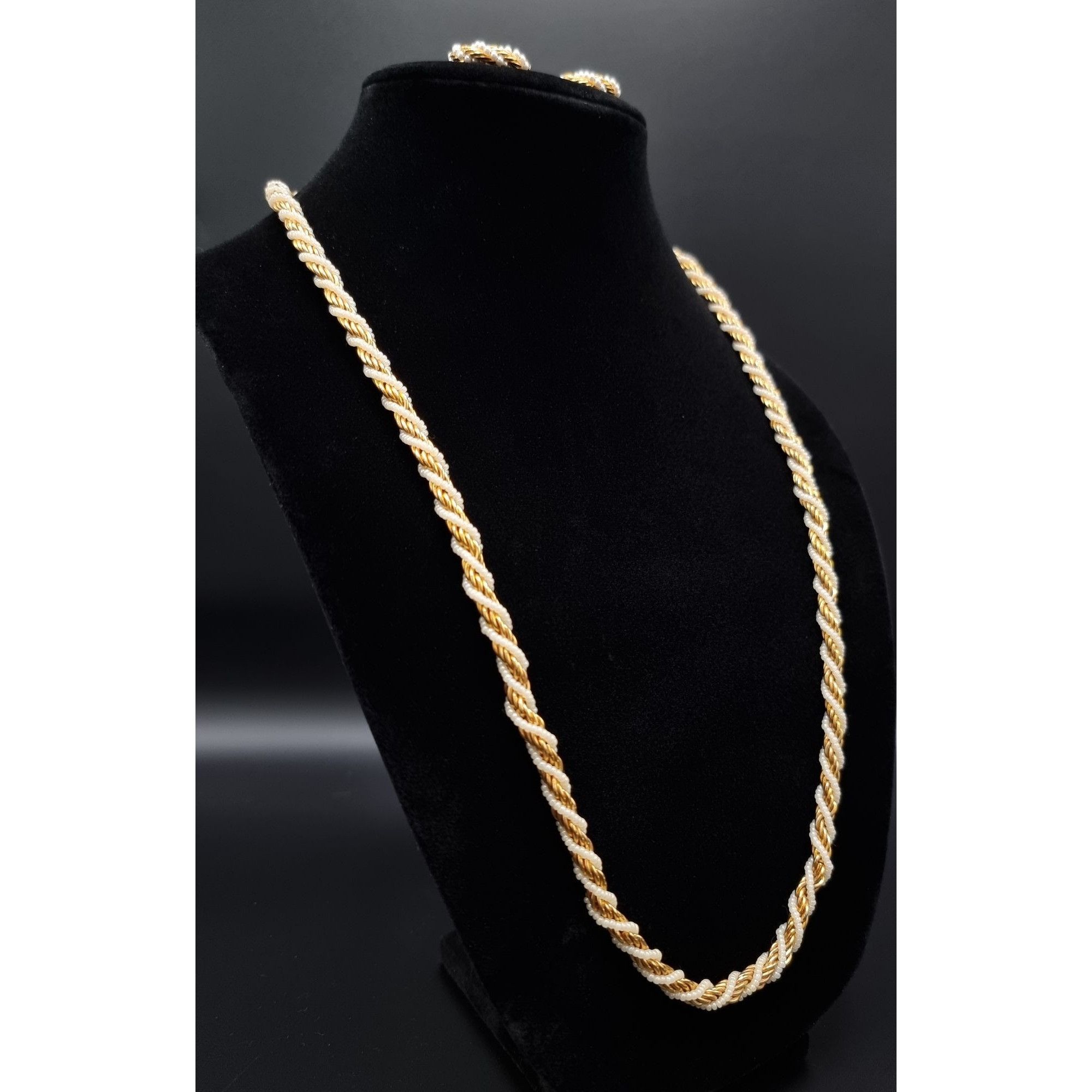 Vintage Vintage 1980s TRIFARI Gold Tone & Faux Pearl Rope Necklace & Size ONE SIZE - 3 Thumbnail