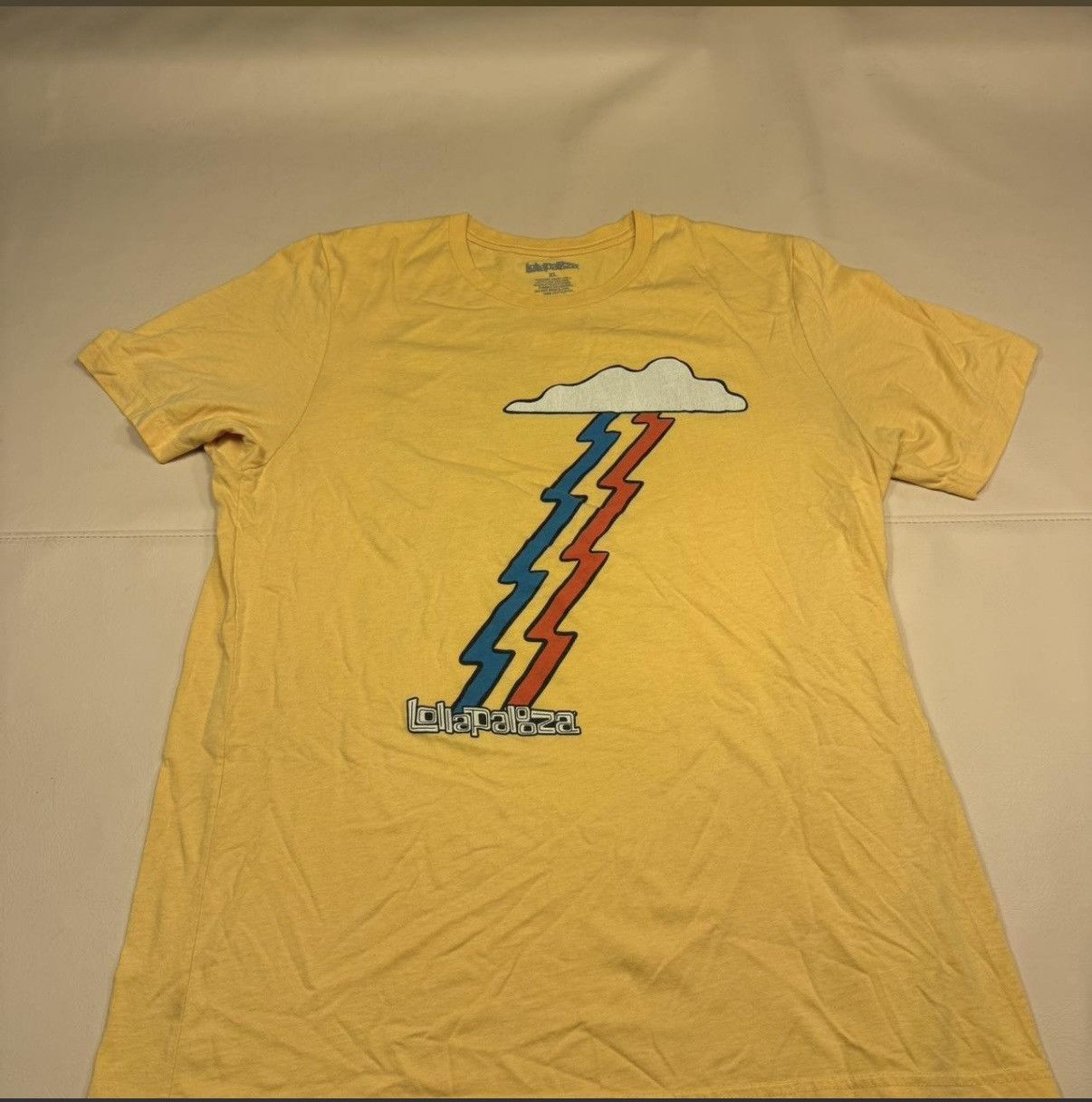 Gildan Lollapalooza lineup tee Size US XL / EU 56 / 4 - 1 Thumbnail