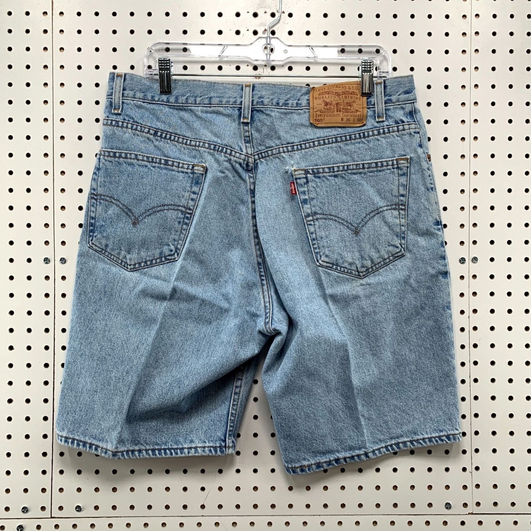 Levi's VINTAGE Levi's 505 Denim Shorts Mens Size 36 Fits 33x9 Light Wash Bermuda Casual Mens Blue Denim Shorts 9" Inseam Size US 36 / EU 52 - 5 Thumbnail