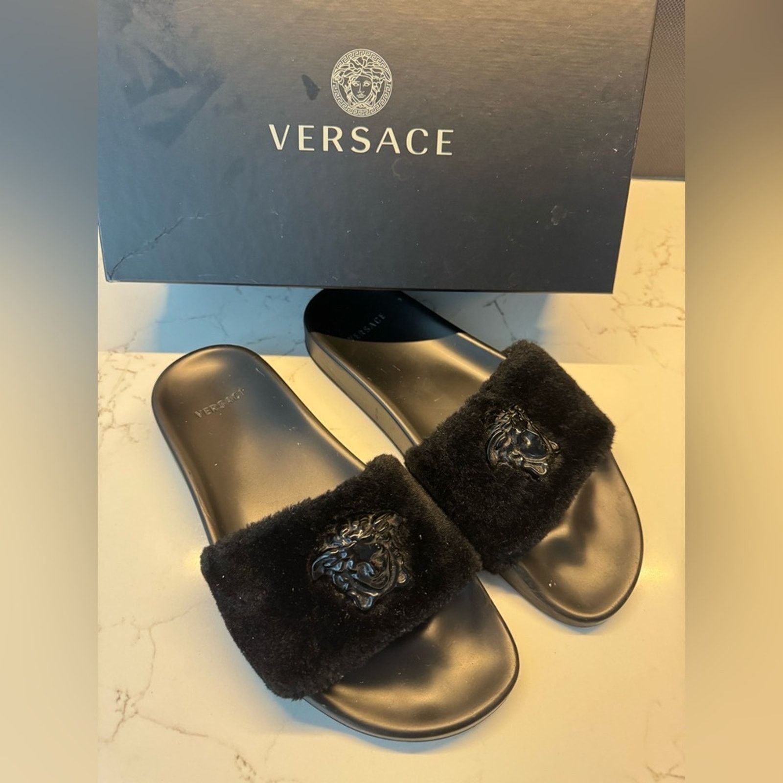 Versace Versace la Medusa fur slide sandals black logo size 40 Size US 9.5 / IT 39.5 - 1 Thumbnail