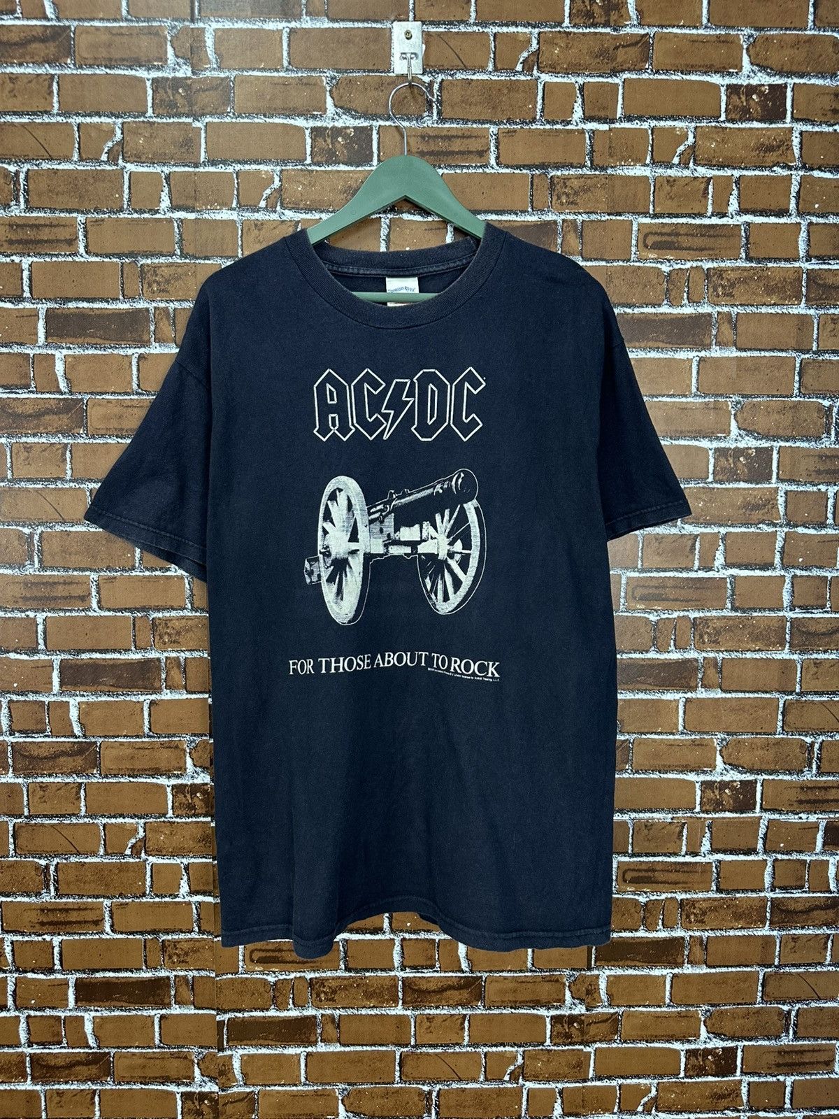 Band Tees Vintage Band ACDC For Those About To Rock Tshirt A1018 Size US L / EU 52-54 / 3 - 1 Thumbnail