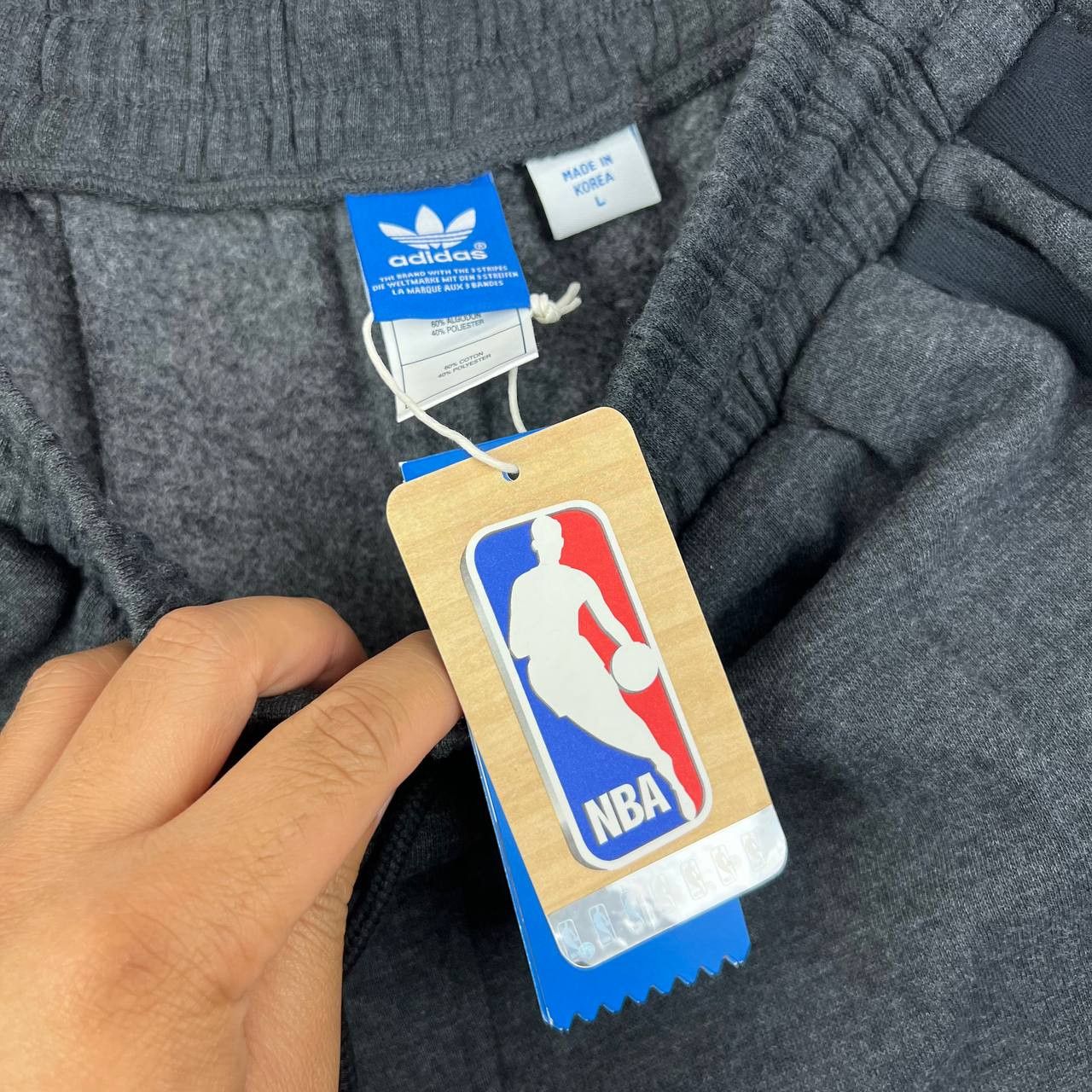 Adidas Chicago Bulls NBA Large Adidas Garterized Short Pants Men Size US 32 / EU 48 - 5 Thumbnail