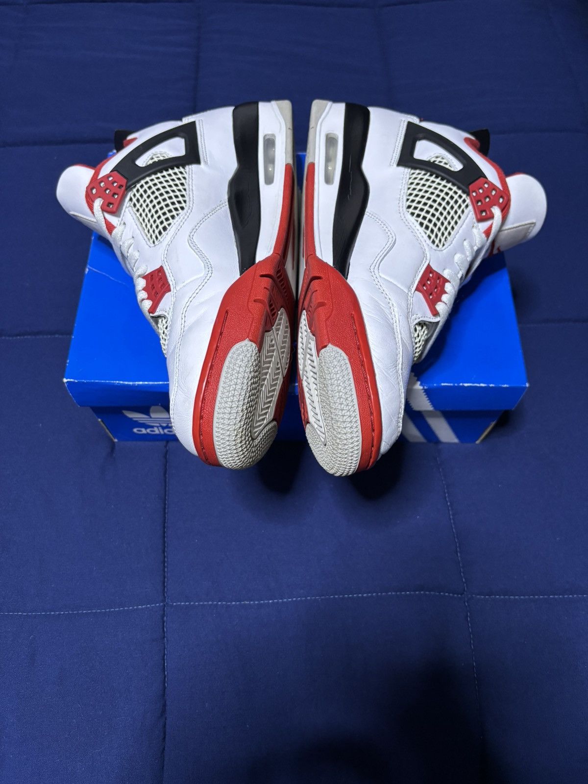 Jordan Brand Jordan 4 Retro OG Fire Red 2020 Size 10.5 Size US 10.5 / EU 43-44 - 4 Thumbnail