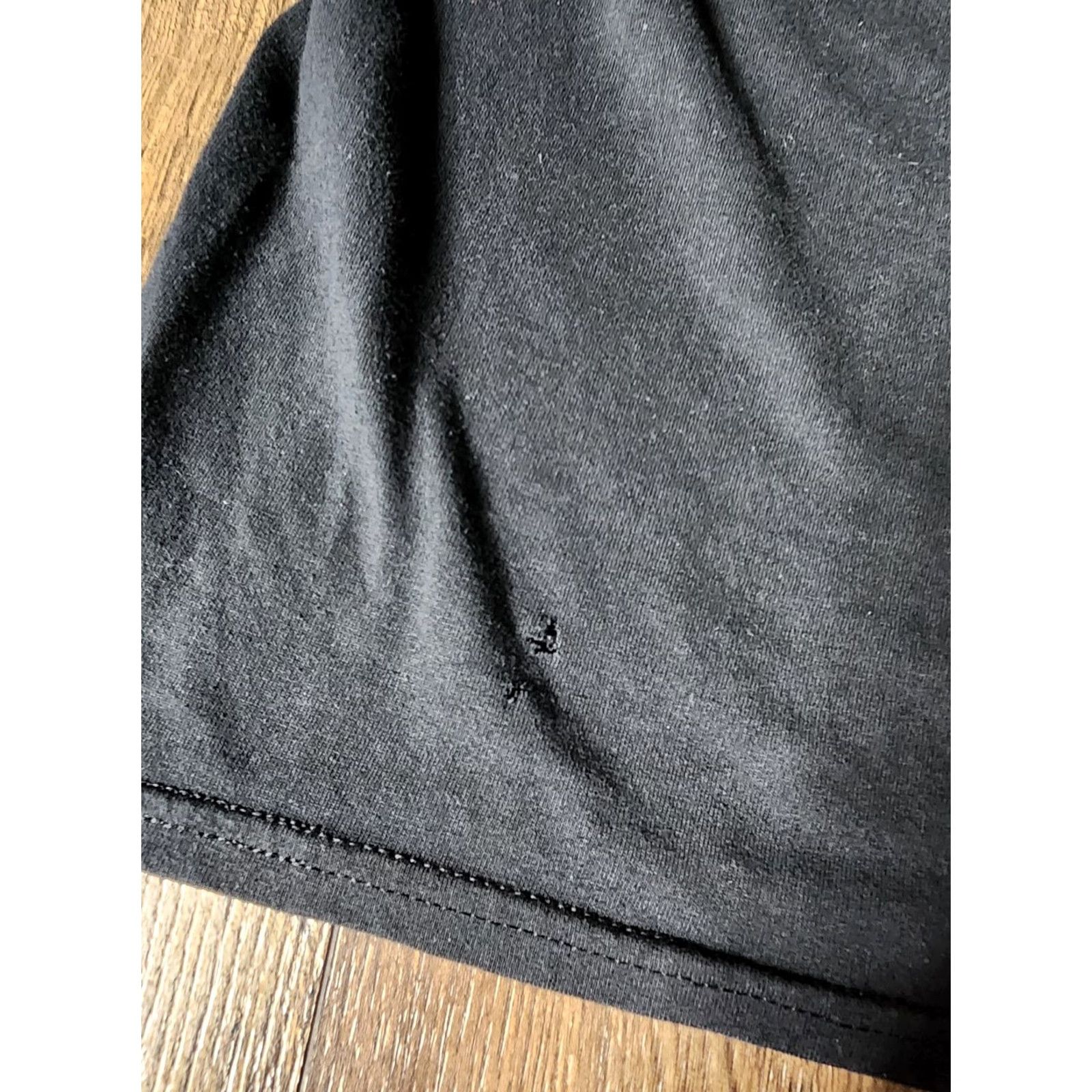 Gildan Mens M Gildan T-Shirt Black Crew Neck Distressed Portrait Memorial Christopher Boykin 90s 100 year house Mens Size US M / EU 48-50 / 2 - 5 Thumbnail