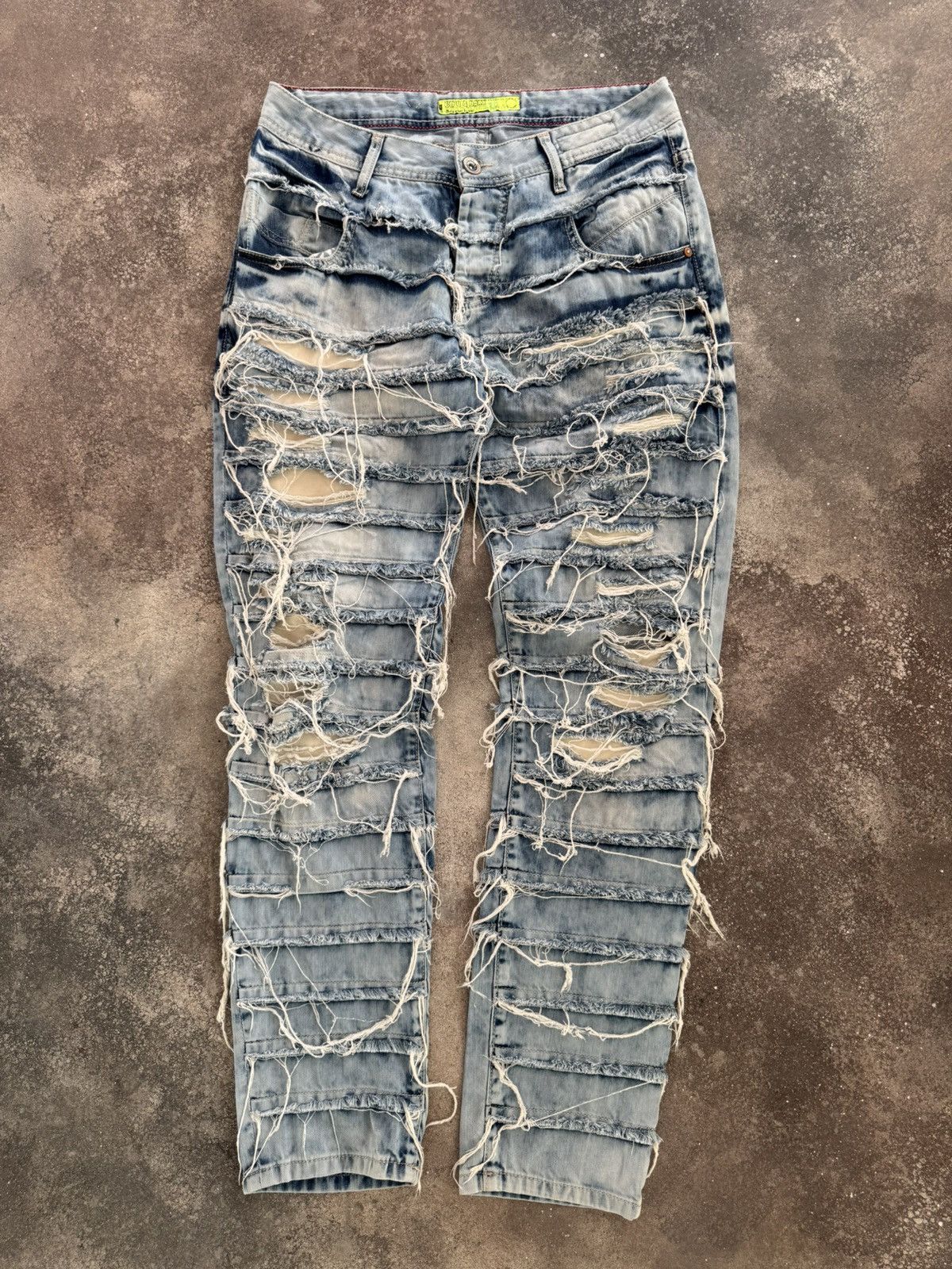 Japanese Brand Amazing Vintage Distressed Jeans (Amiri Style) Size 30" / US 8 / IT 44 - 1 Thumbnail