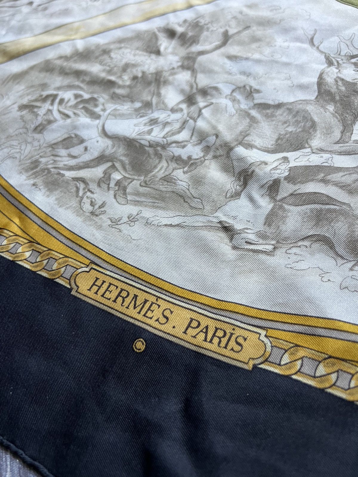 Hermes Rare Hermes Ledoux vintage Hunting weapon Silk Scarf Shawl Size ONE SIZE - 9 Thumbnail