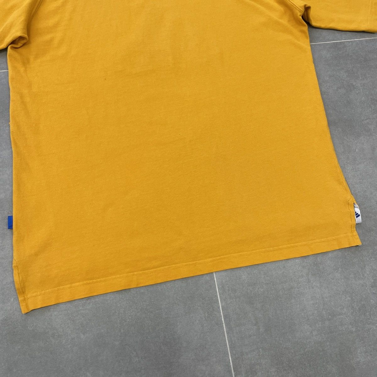 Adidas × Vintage Vintage Adidas T-Shirt Size M Size US M / EU 48-50 / 2 - 24 Thumbnail