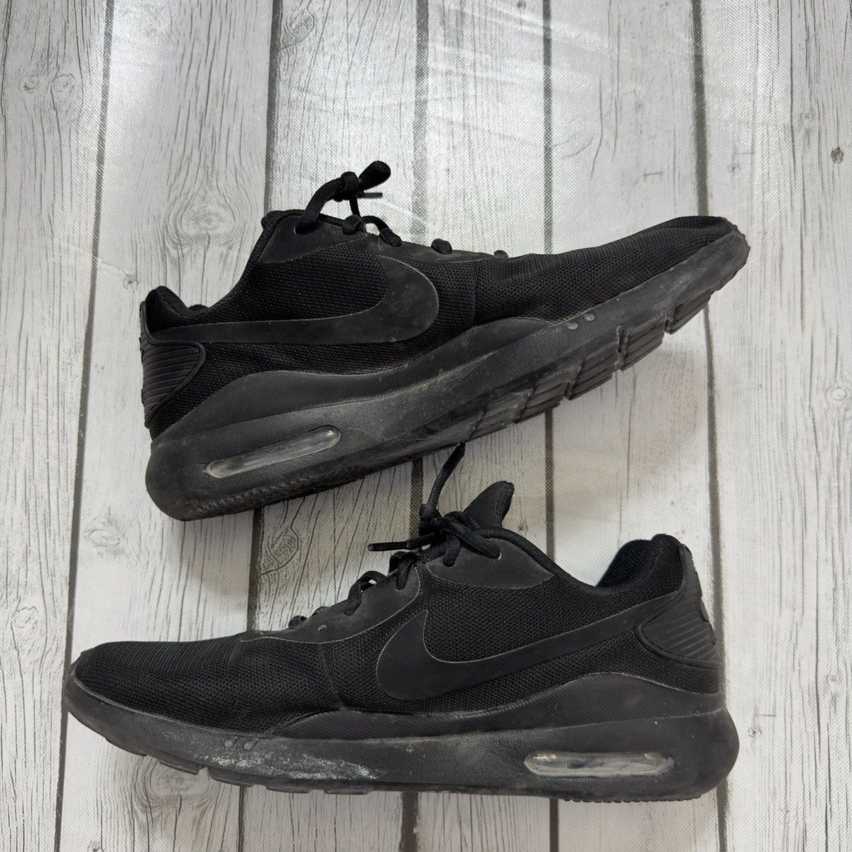 Nike Nike Air Max Oketo Triple Black 2019 Size US 10.5 / EU 43-44 - 2 Thumbnail