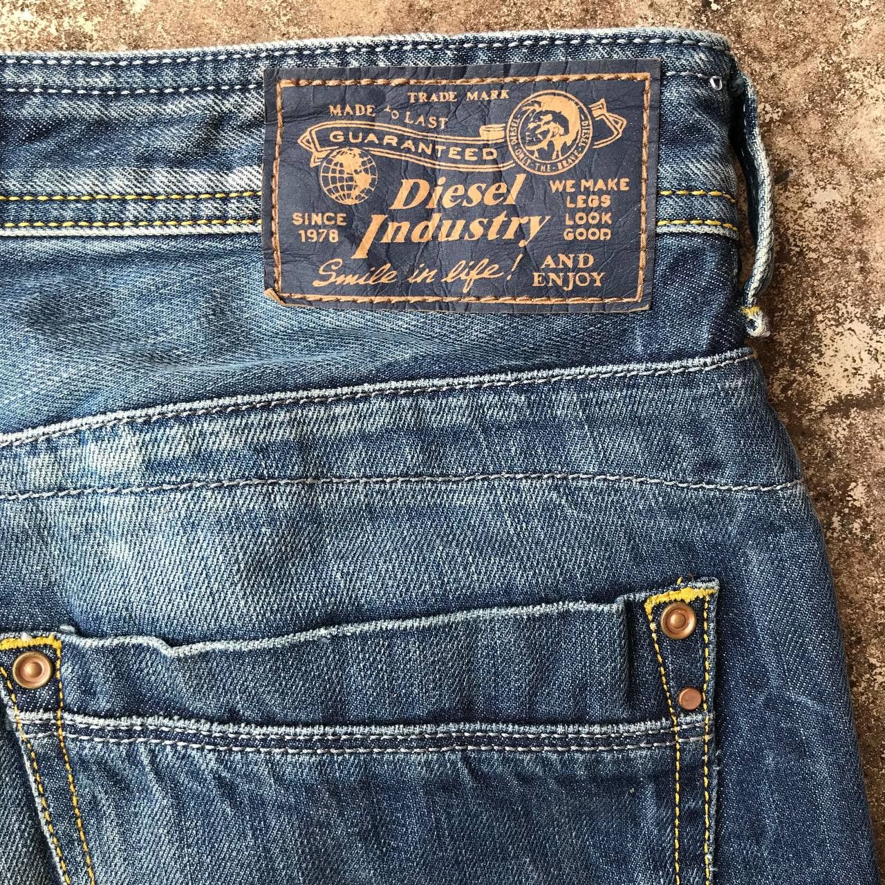 Diesel DIESEL INDUSTRY TIMMEN REGULAR STRAIGHT DISTRESSED DENIM Size US 30 / EU 46 - 12 Thumbnail