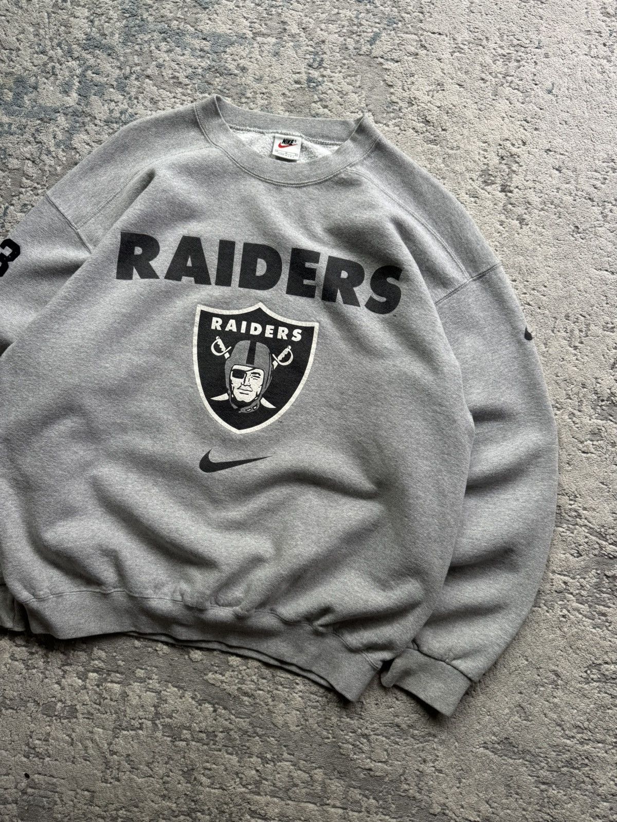 Nike Nike Raiders Vintage 90s Football sweatshirt y2k size M USA Size US M / EU 48-50 / 2 - 2 Thumbnail