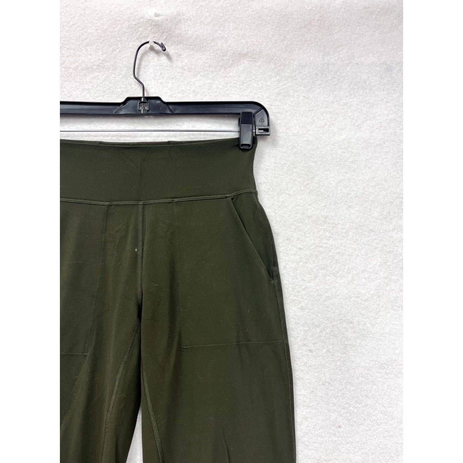 Lululemon VINTAGE Lululemon Olive Green Jogger Pants Womens 4 Jogger Olive Green Activewear Pants Women 4 XS? Size 27" / US 4 / IT 40 - 4 Thumbnail