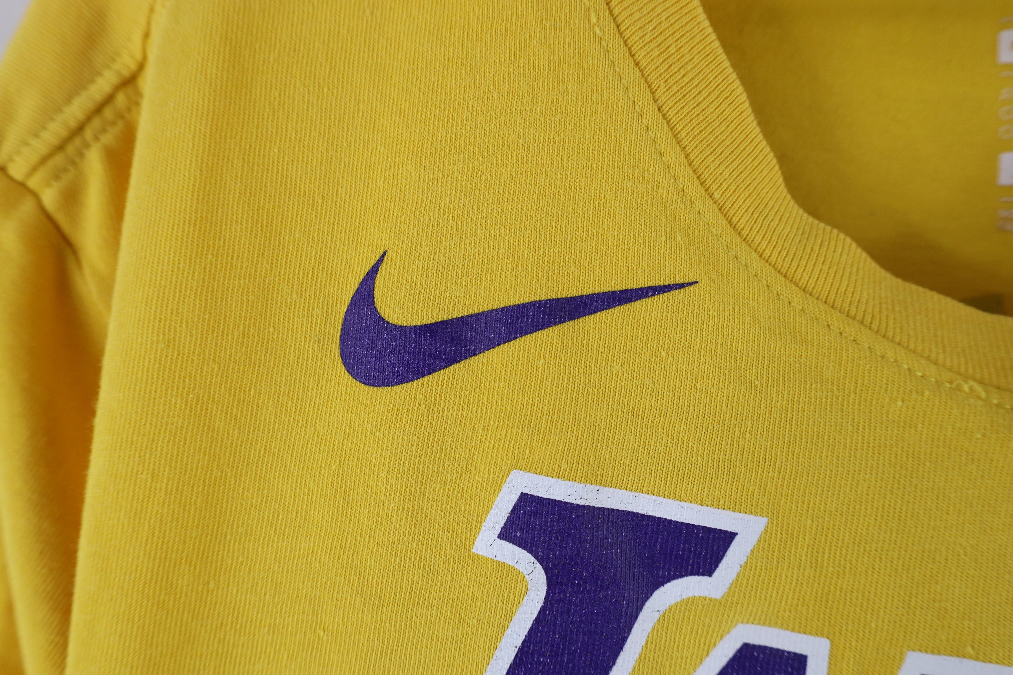 Nike × Vintage Nike Anthony Davis Los Angeles Lakers Basketball T-Shirt Size US M / EU 48-50 / 2 - 5 Thumbnail