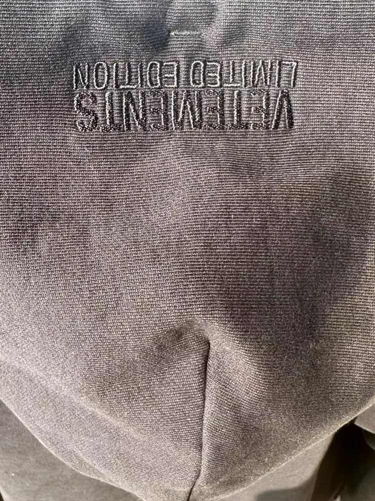 Vetements Vetements Hand Shake Hearts Hoodie Size US M / EU 48-50 / 2 - 5 Thumbnail