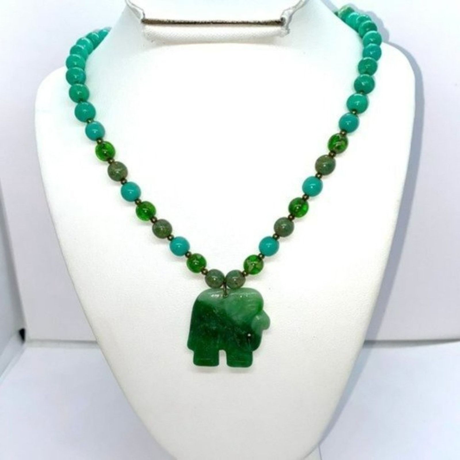 Handmade Handmade Beaded Teal Rocks Green Elephant Necklace Size ONE SIZE - 1 Thumbnail