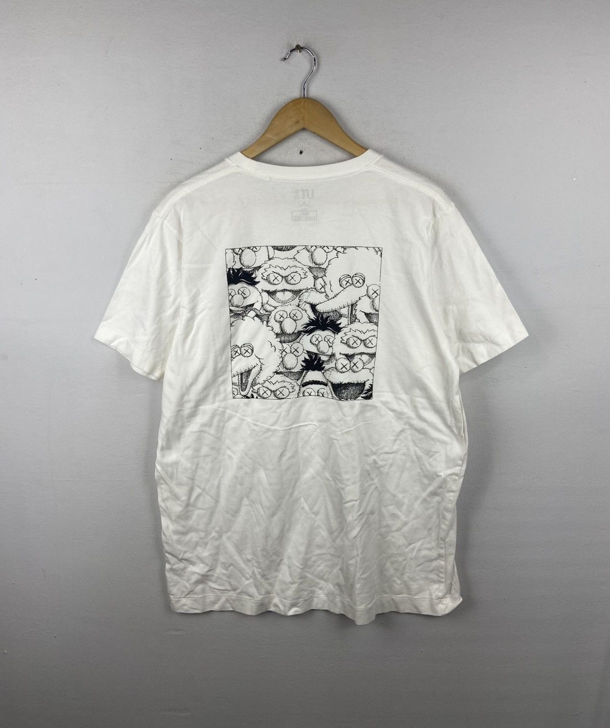 Kaws × Other × Uniqlo KAWS PHOTOPRINT TEE Size US XL / EU 56 / 4 - 1 Thumbnail