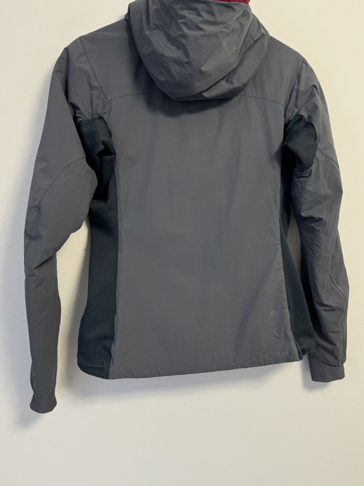 Arc'teryx Arc’teryx Atom Hoodie Women’s Insulated Jacket Size S Size S / US 4 / IT 40 - 22 Thumbnail